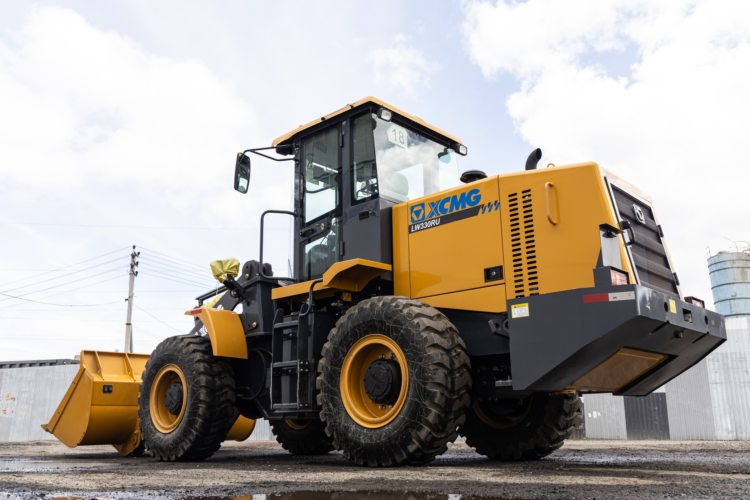 Спецтехника. Фотограф свадебный, репортажный, индивидуальный, фото для маркетплейсов, брендов, автосалонов