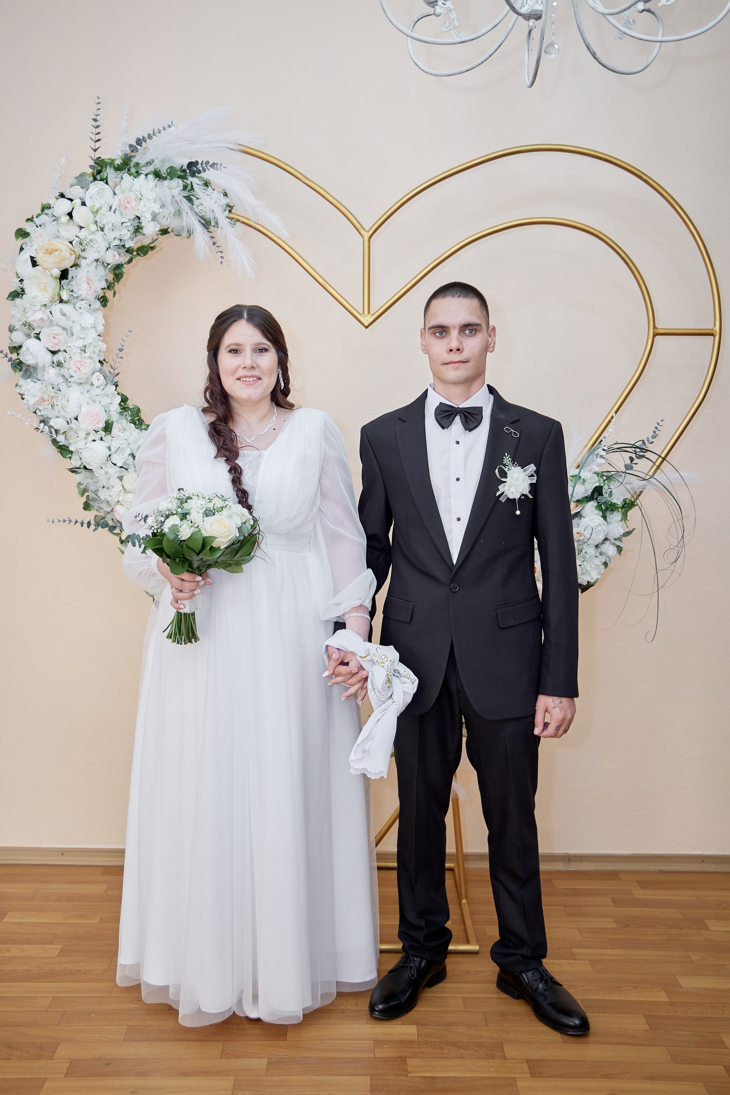 Фотосъемка в ЗАГСе, прогулка молодых, банкет