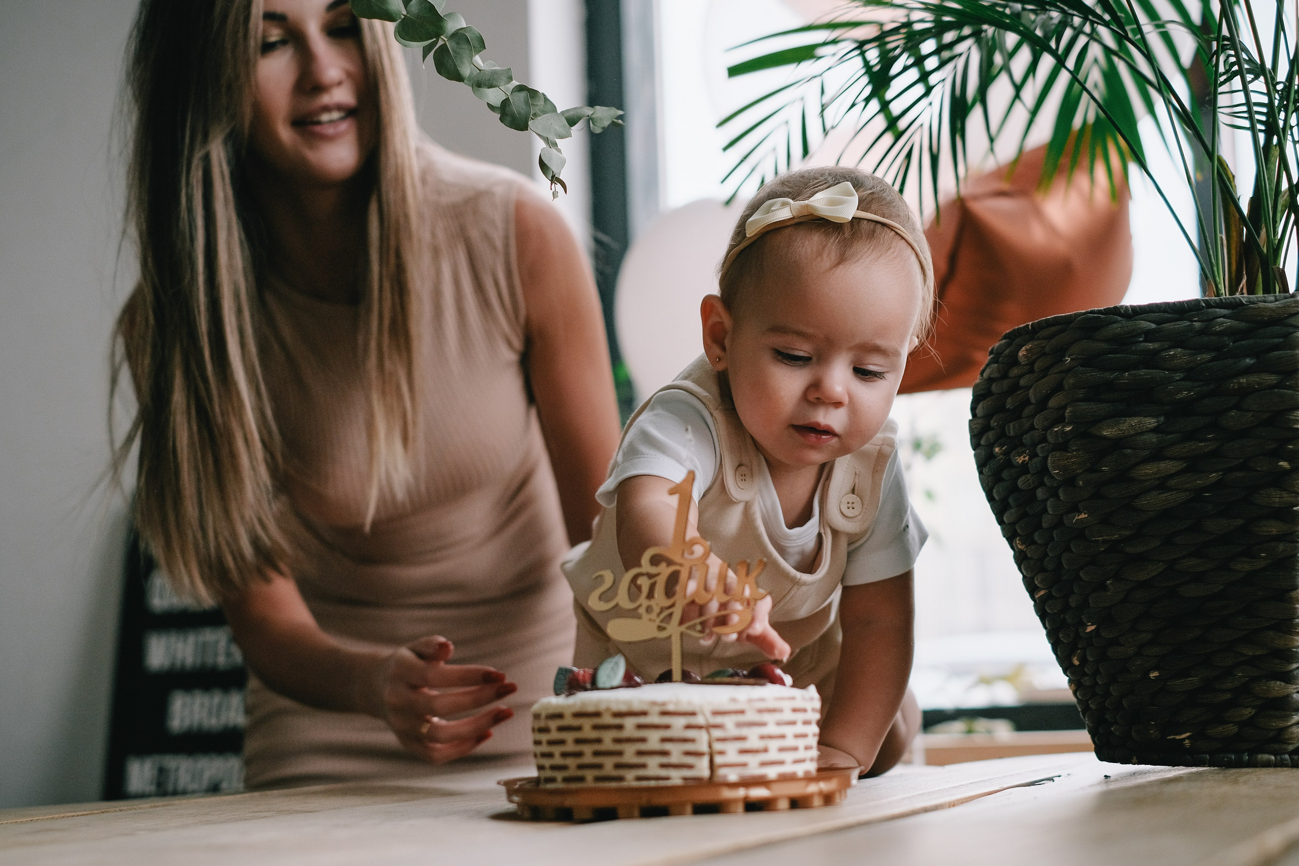Небольшая фотосессия в студии на 1 годик. Фотограф Михаил Ерохин | Москва