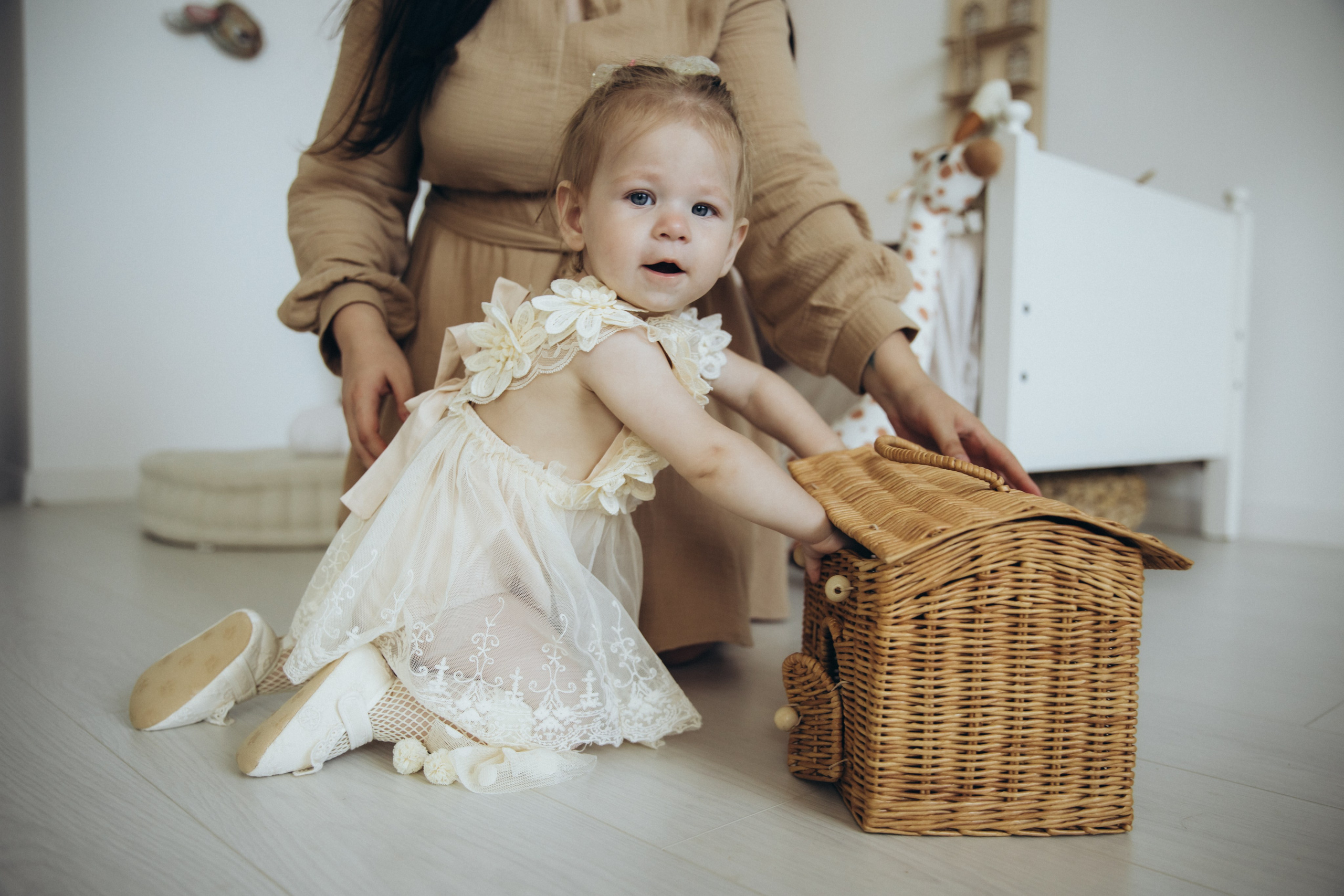 Полина с мамой. Фотограф на крещение в Рязани. Семейный фотограф