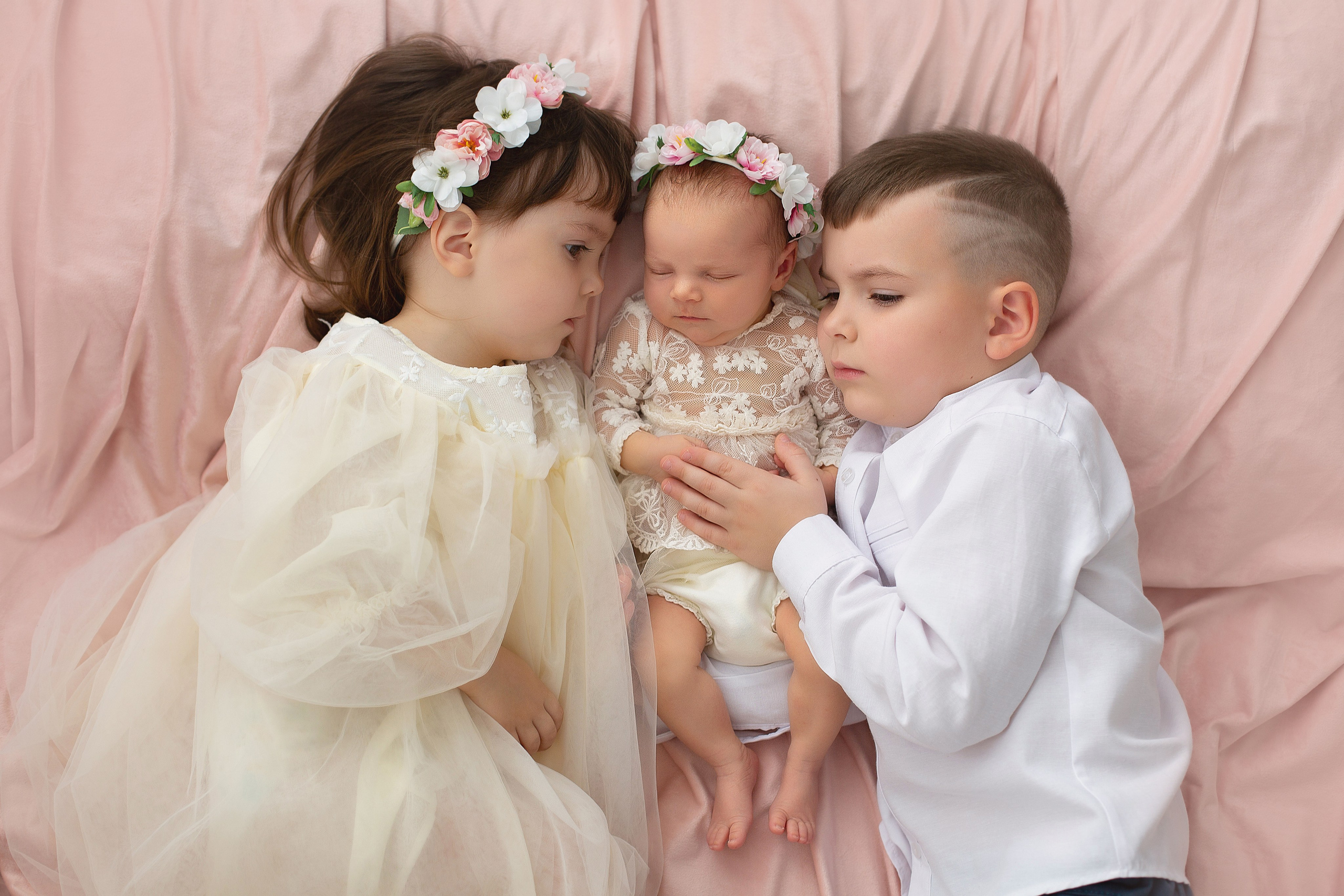 Новорожденные малыши. Семейный и детский фотограф в Омске Юлия Жукова