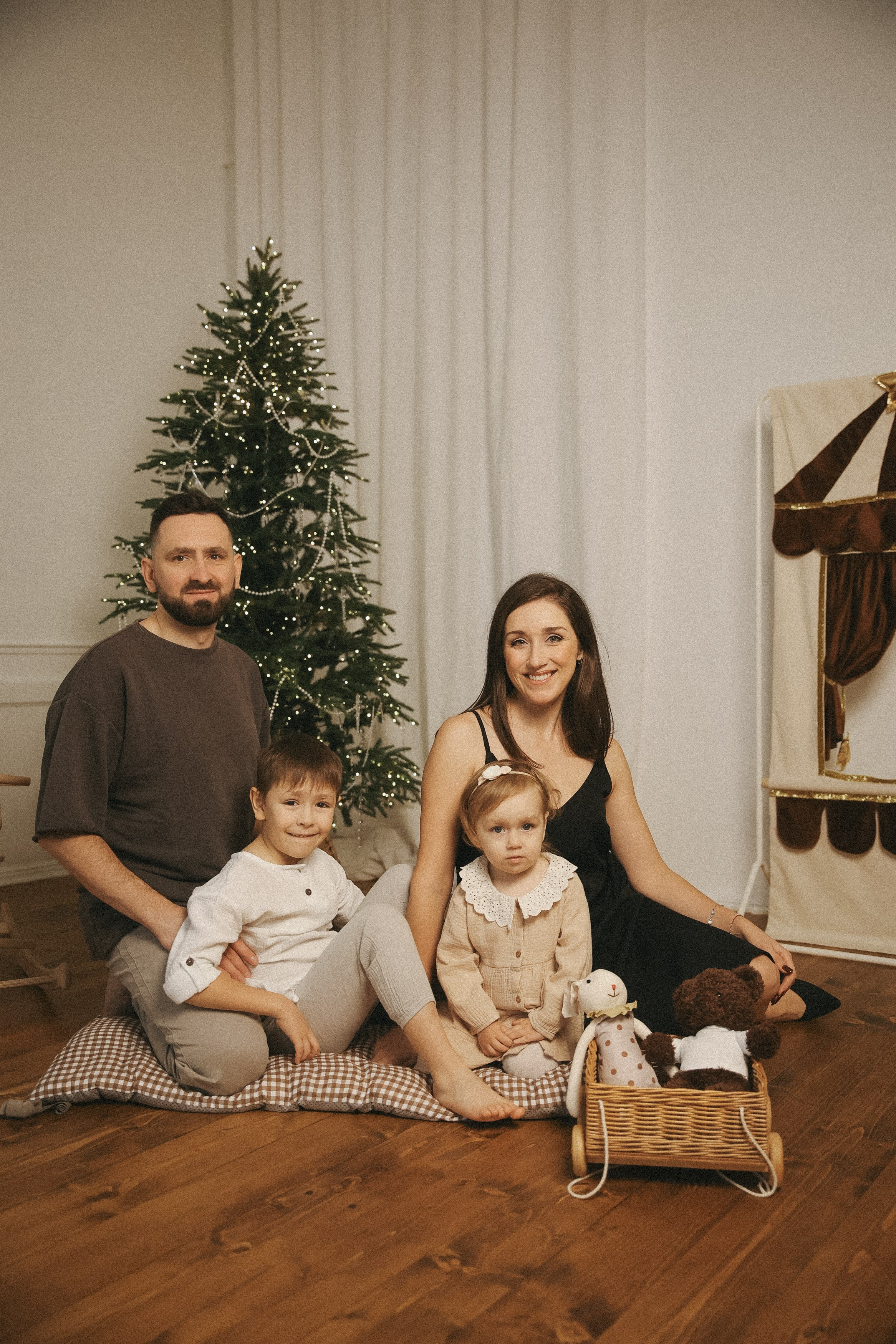 Новогодняя фотосессия во Владимире съемка на новый год фотосессия в студии. Фотограф Владимир Москва