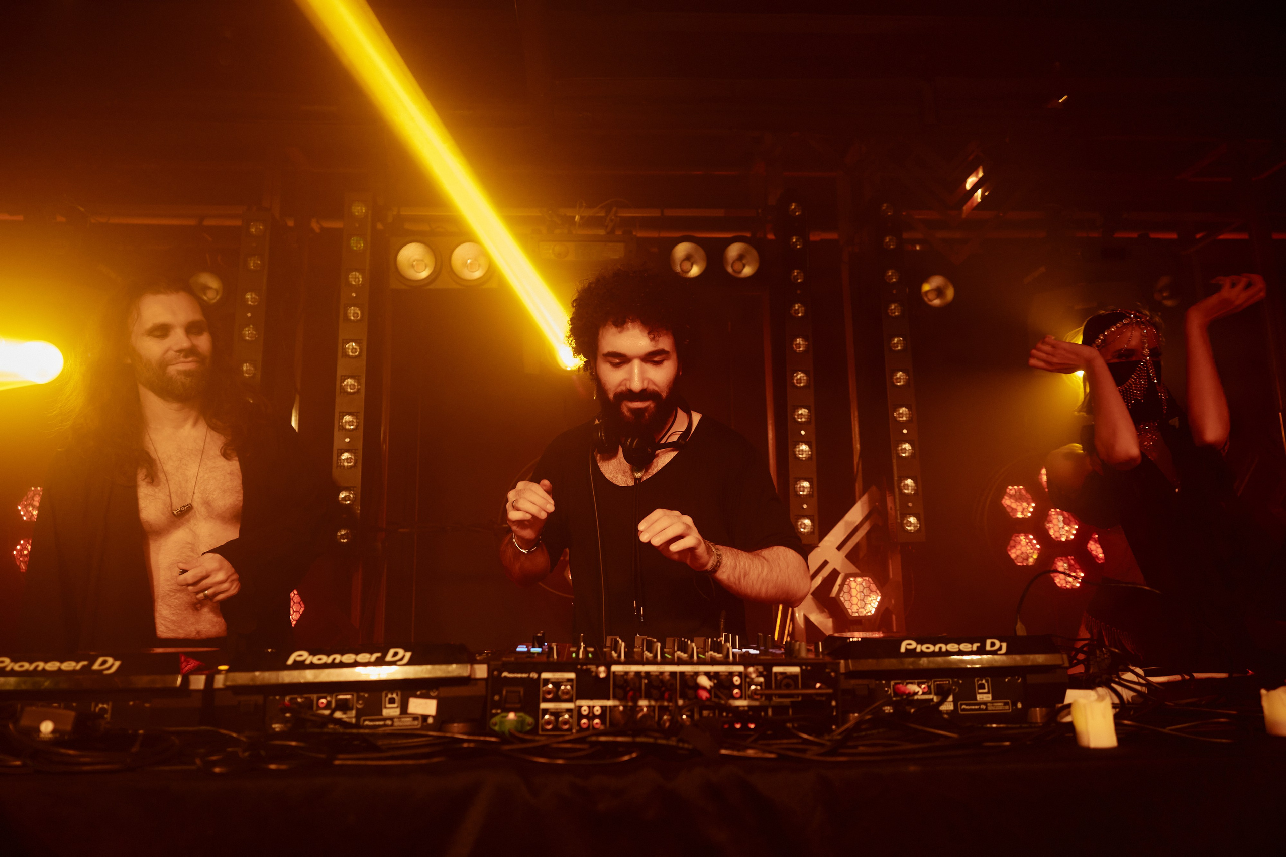 ILLEGAL FRIENDS — MIRAGE [PART III]. СВОИ. ФОТООТЧЕТЫ-СОБЫТИЯ-МЕСТА