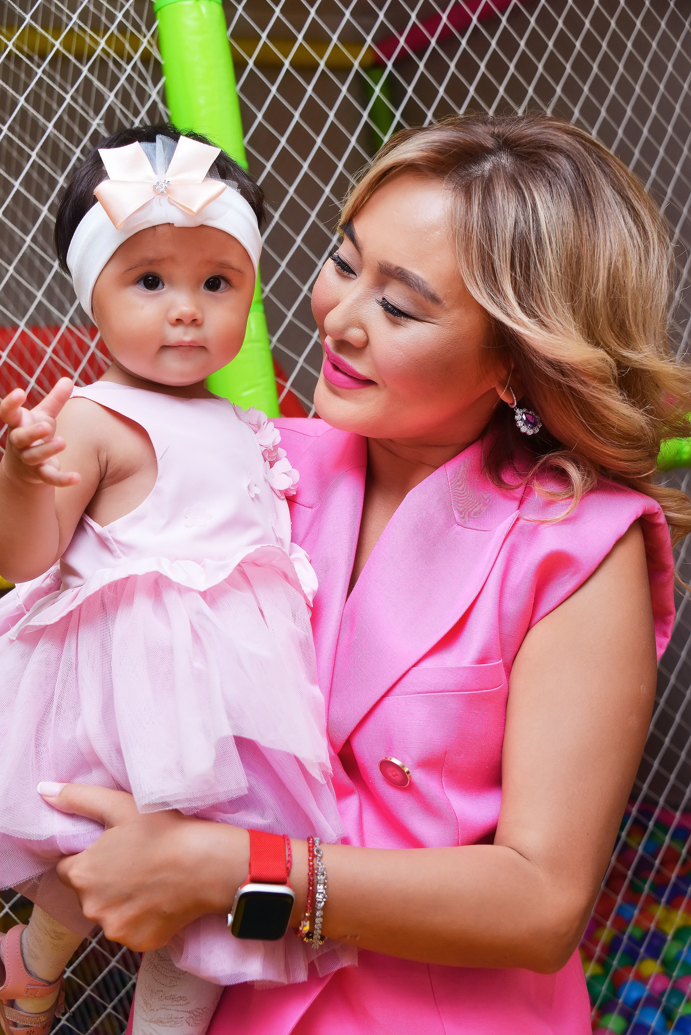 Дети-5 (Адель-1годик). Фотосъёмка. Фотограф Сергей Авдеев-семейный и детский фотограф в Алматы