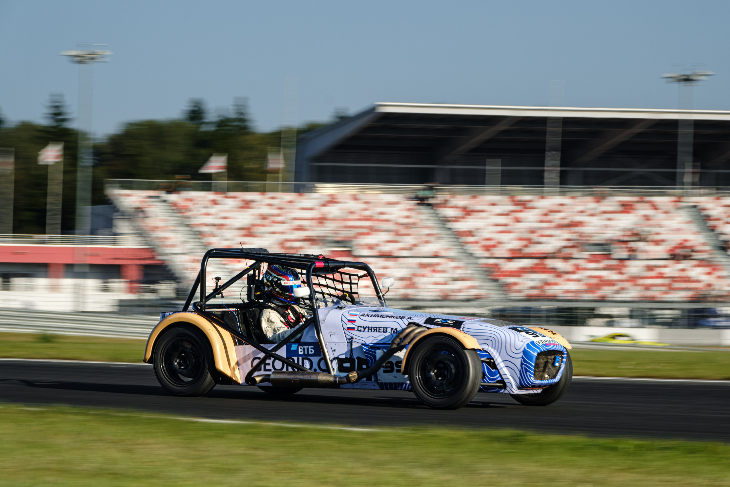 Российская серия гонок на выносливость. Авто и мотоспорт — фотограф Антон Медведев iCoguar