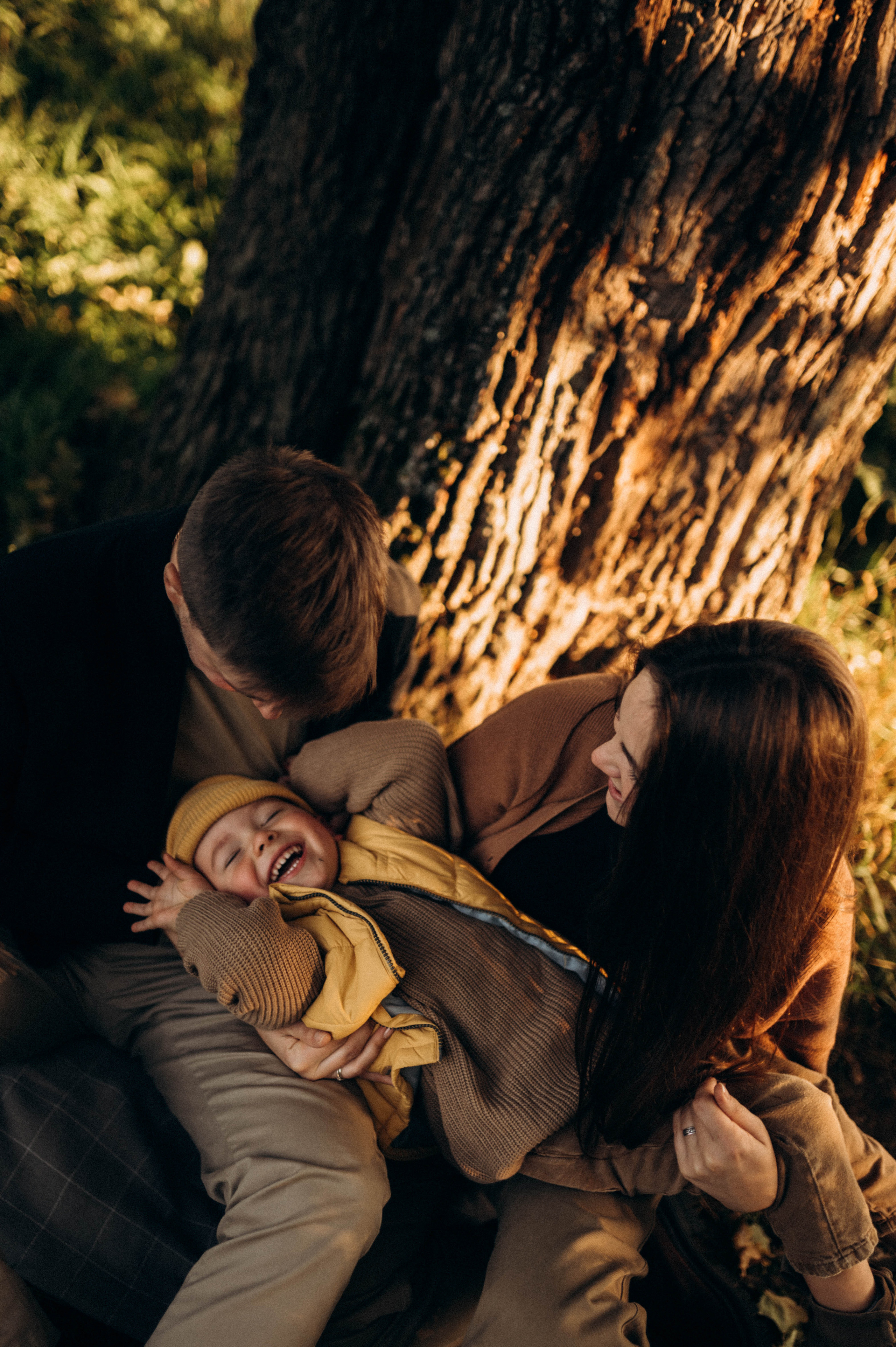 У дуба. Семейный фотограф Нагорнова Виктория