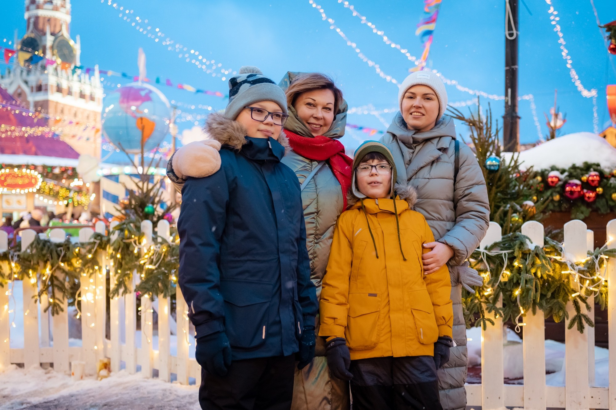 Юля с семьей в центре. Семейный фотограф Варвара Сорока в городе Москве