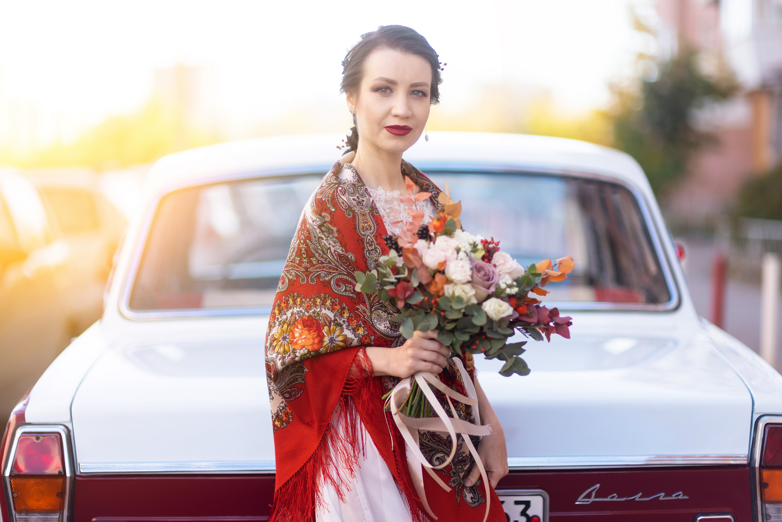 Невеста и ретроавтомобиль