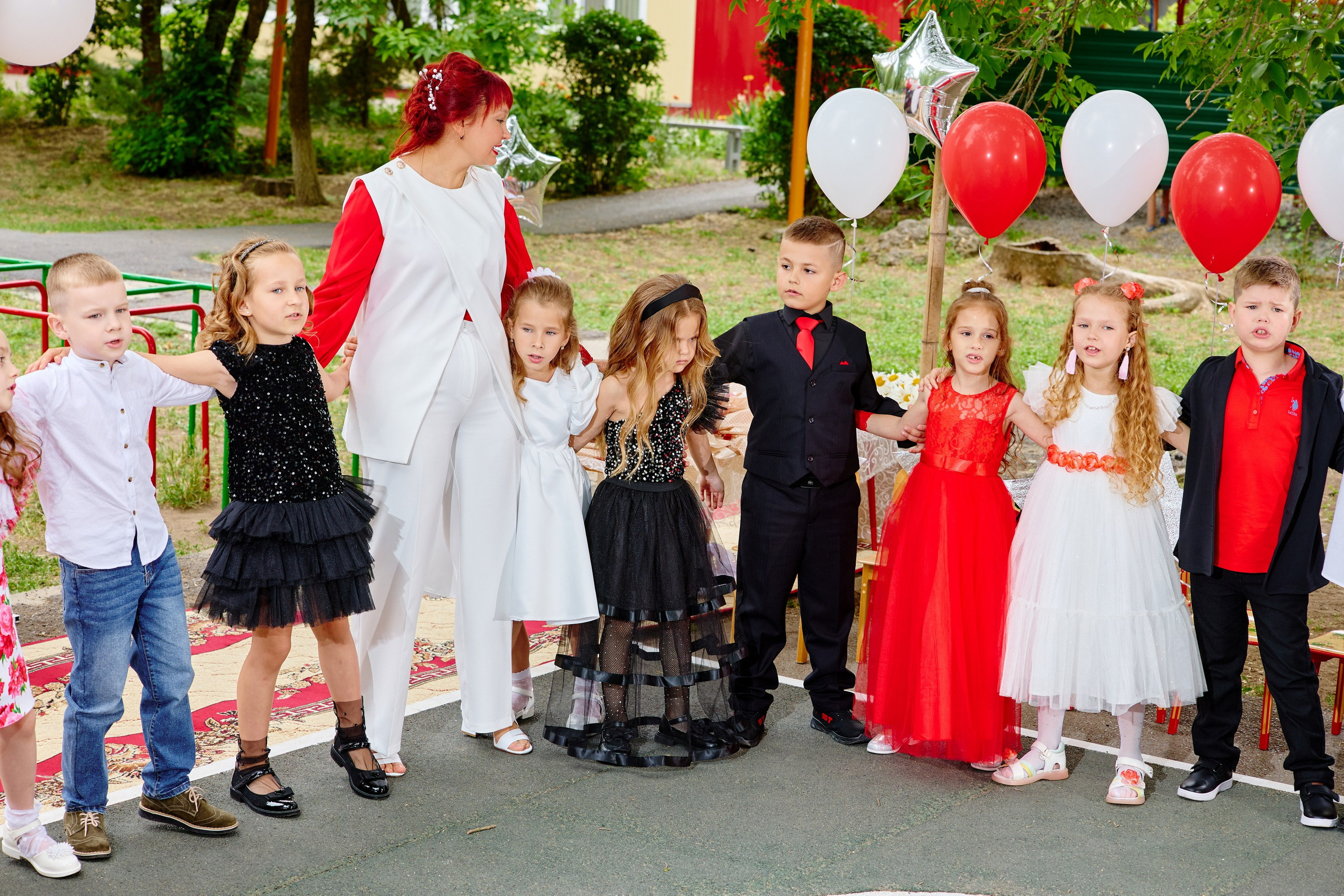 Выпускной 45 сад. Фотограф Выпускные альбомы Таганрог Сергей Коробченко