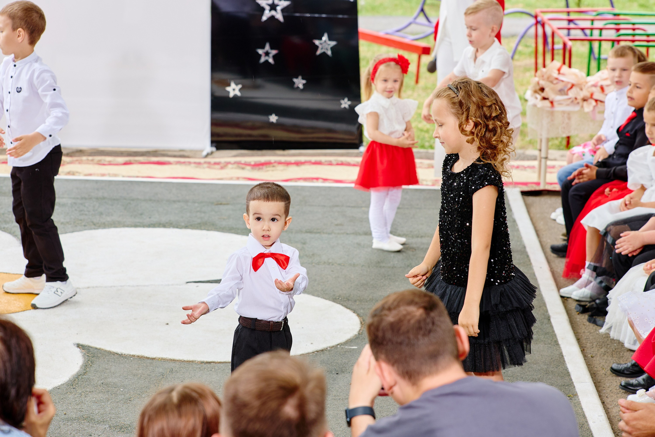 Выпускной 45 сад. Фотограф Выпускные альбомы Таганрог Сергей Коробченко