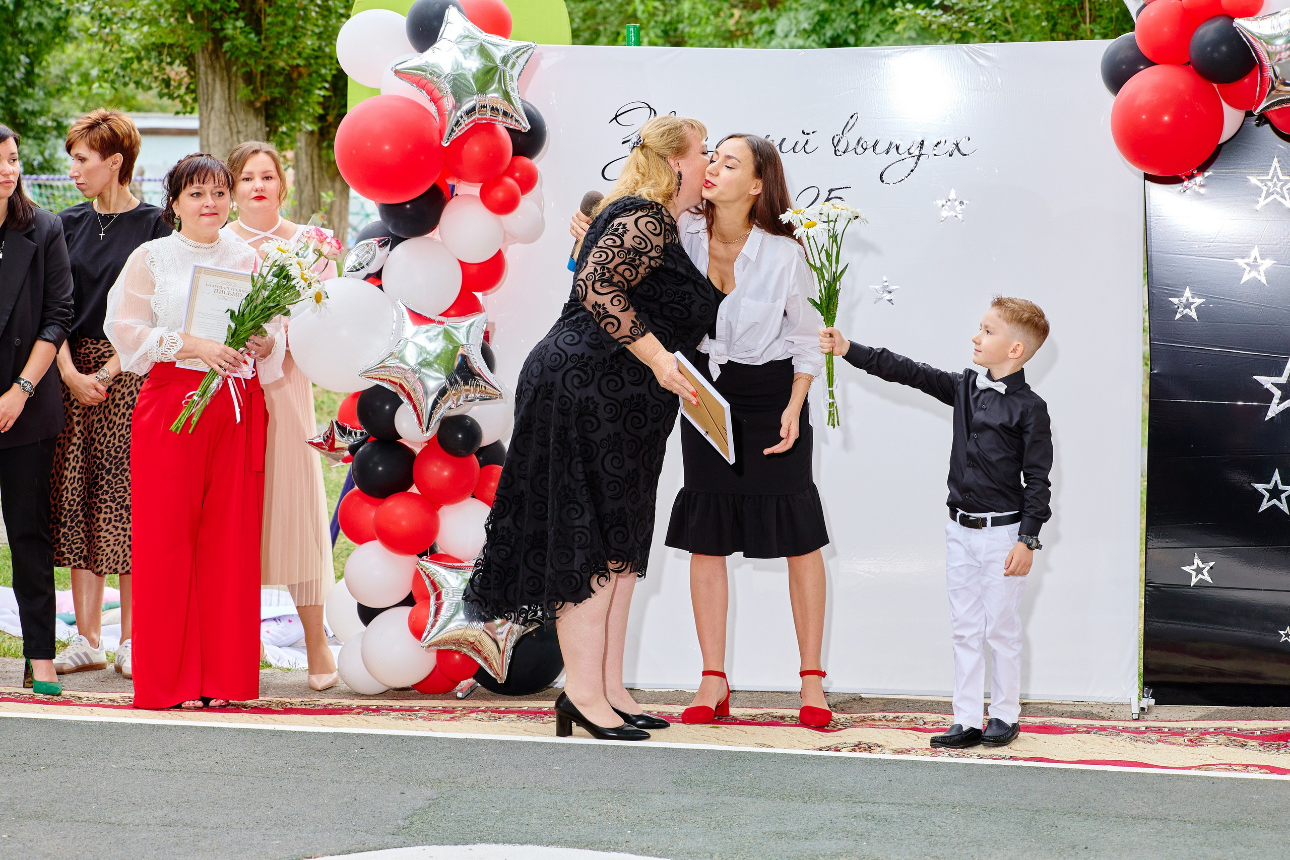 Выпускной 45 сад. Фотограф Выпускные альбомы Таганрог Сергей Коробченко