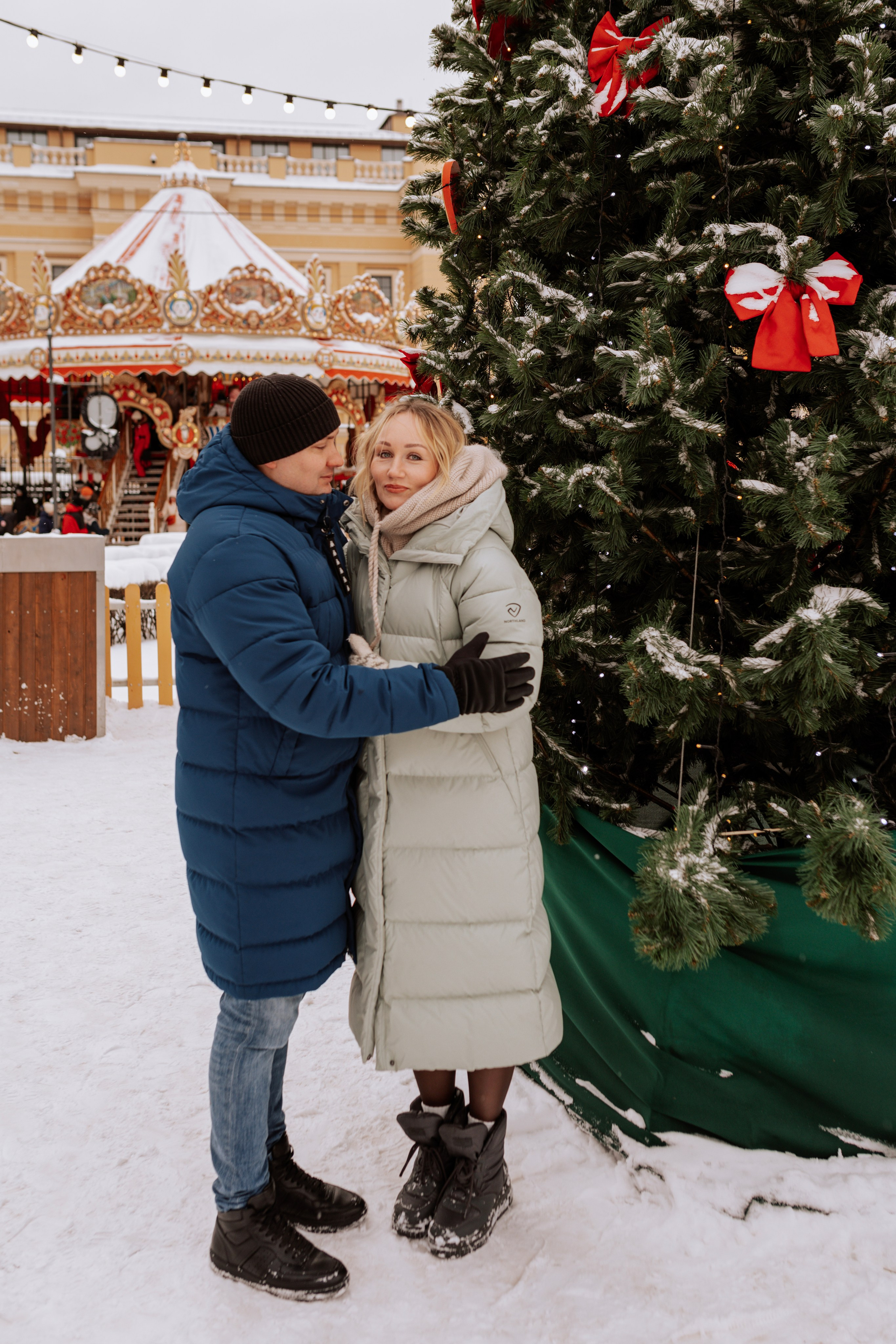 Семейная, Манежная площадь