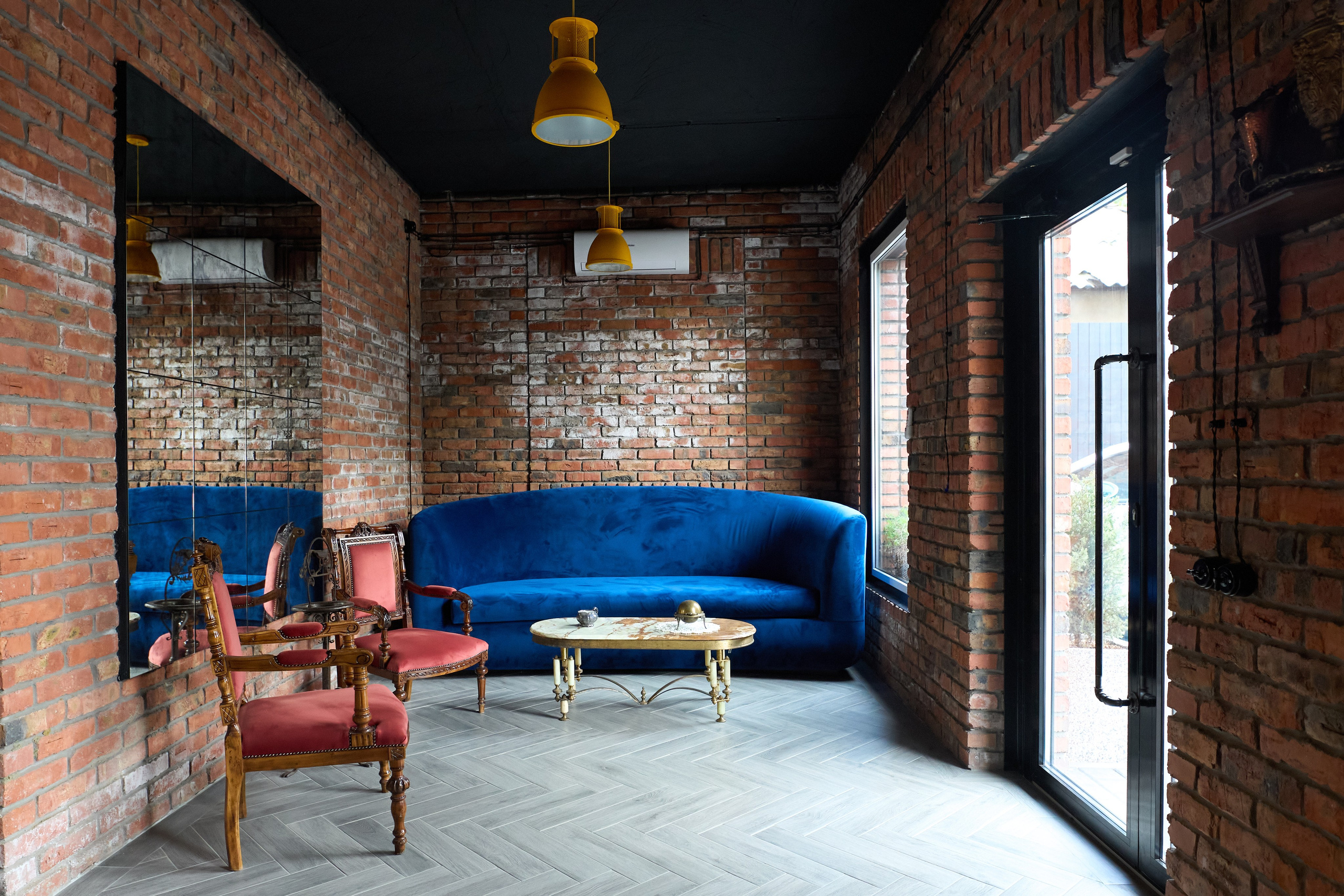 Интерьерная съемка здания продюсерского центра «Бикбау». Фотограф Олег Сотник