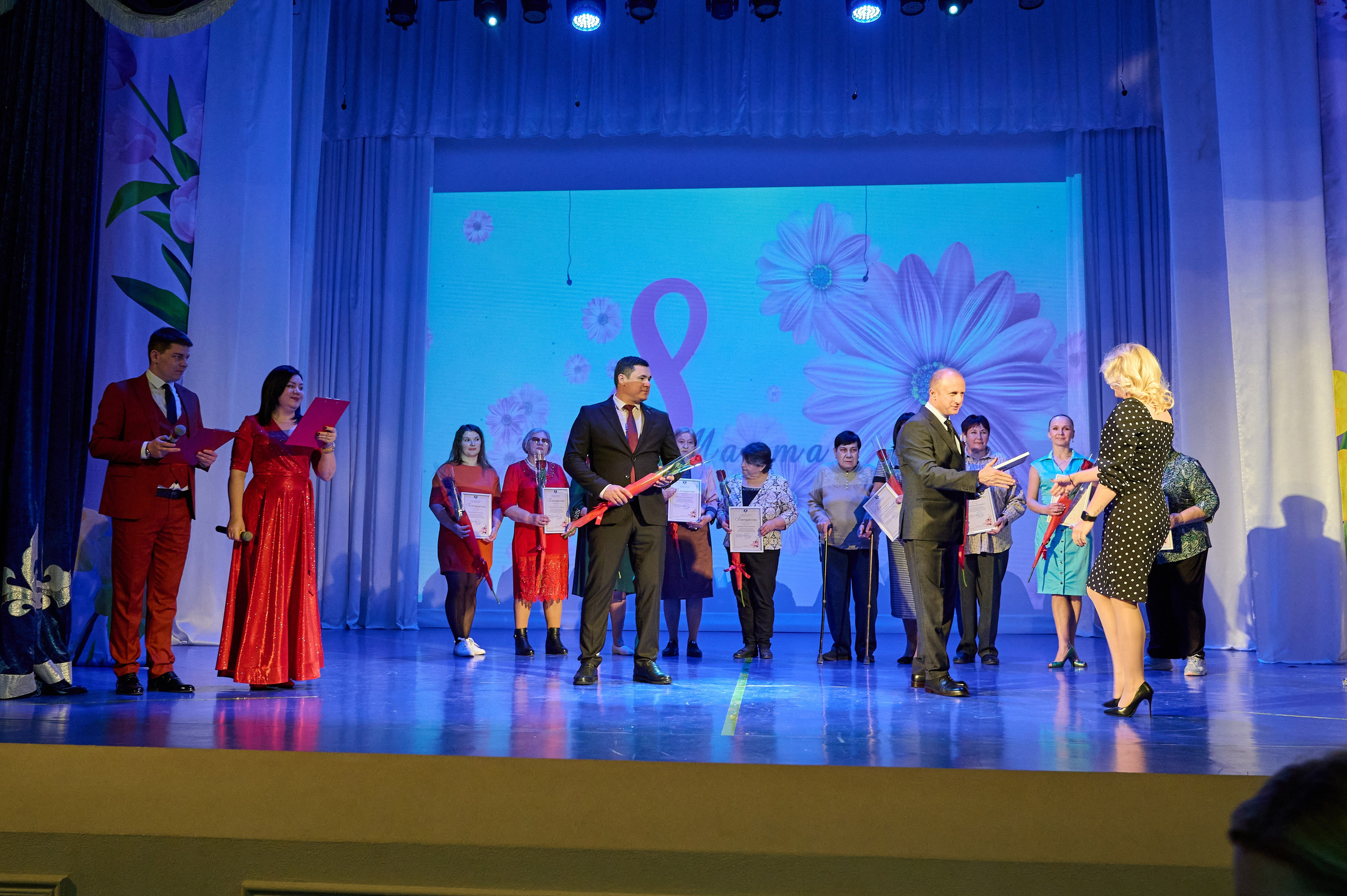 8 марта в Марьиной роще. Жизнь курорта Кабардинка в фотографиях