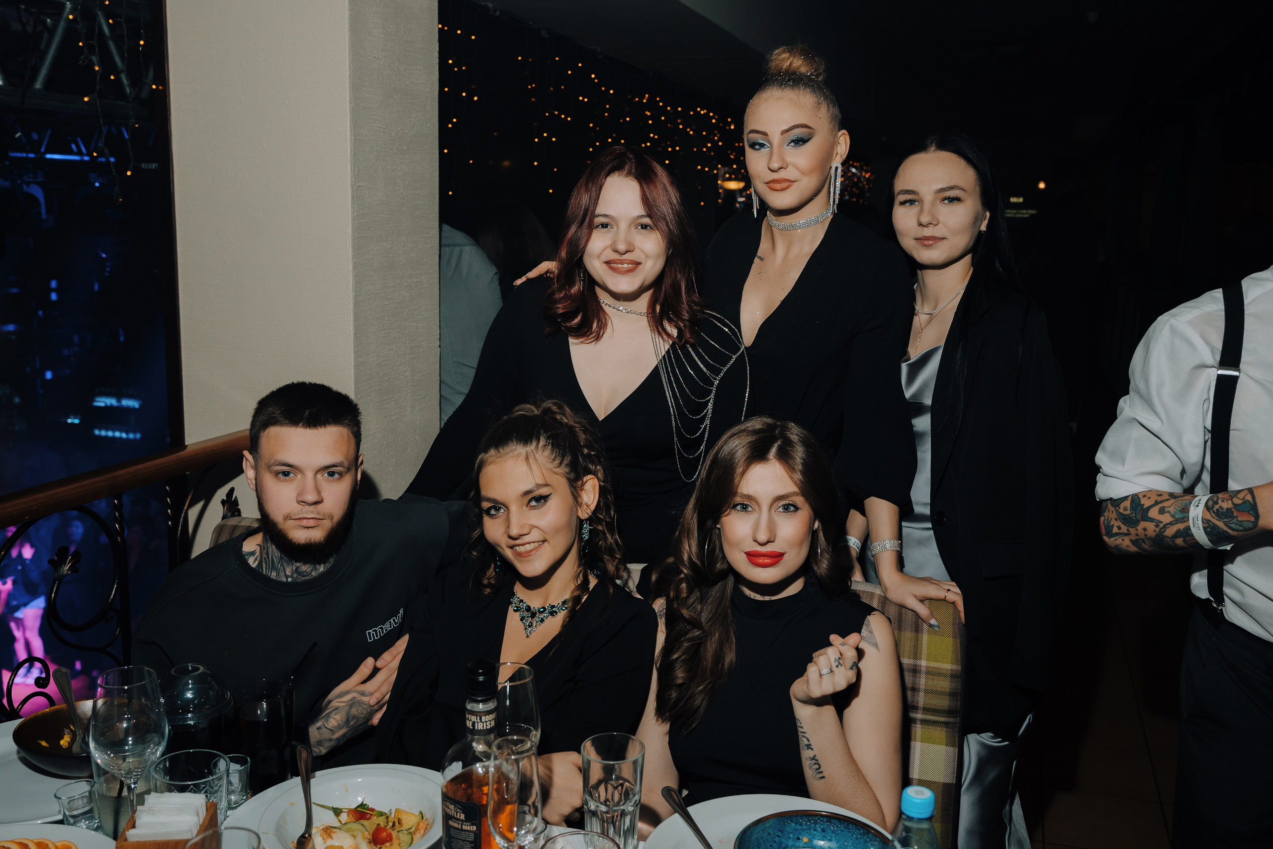 20 ЛЕТ МЕГАПОЛИС ЧЕЛЯБИНСК ХЕДЛАЙНЕР ЕЛКА. Репортажный фотограф Зуев Роман г. Челябинск