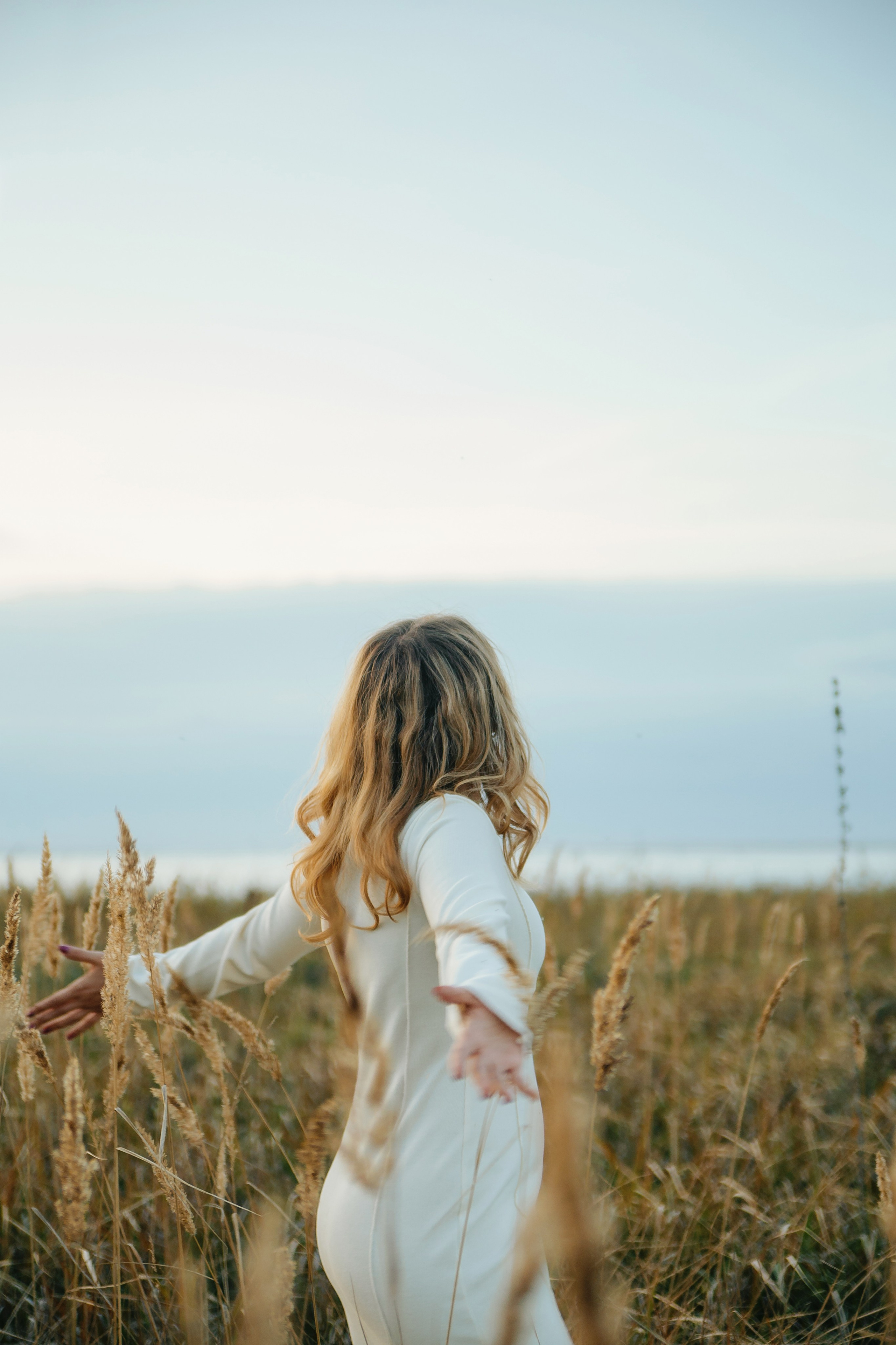 Настя, съемка на море и в поле. Выпускные альбомы Искитим, Бердск и Новосибирск Крюкова Елена