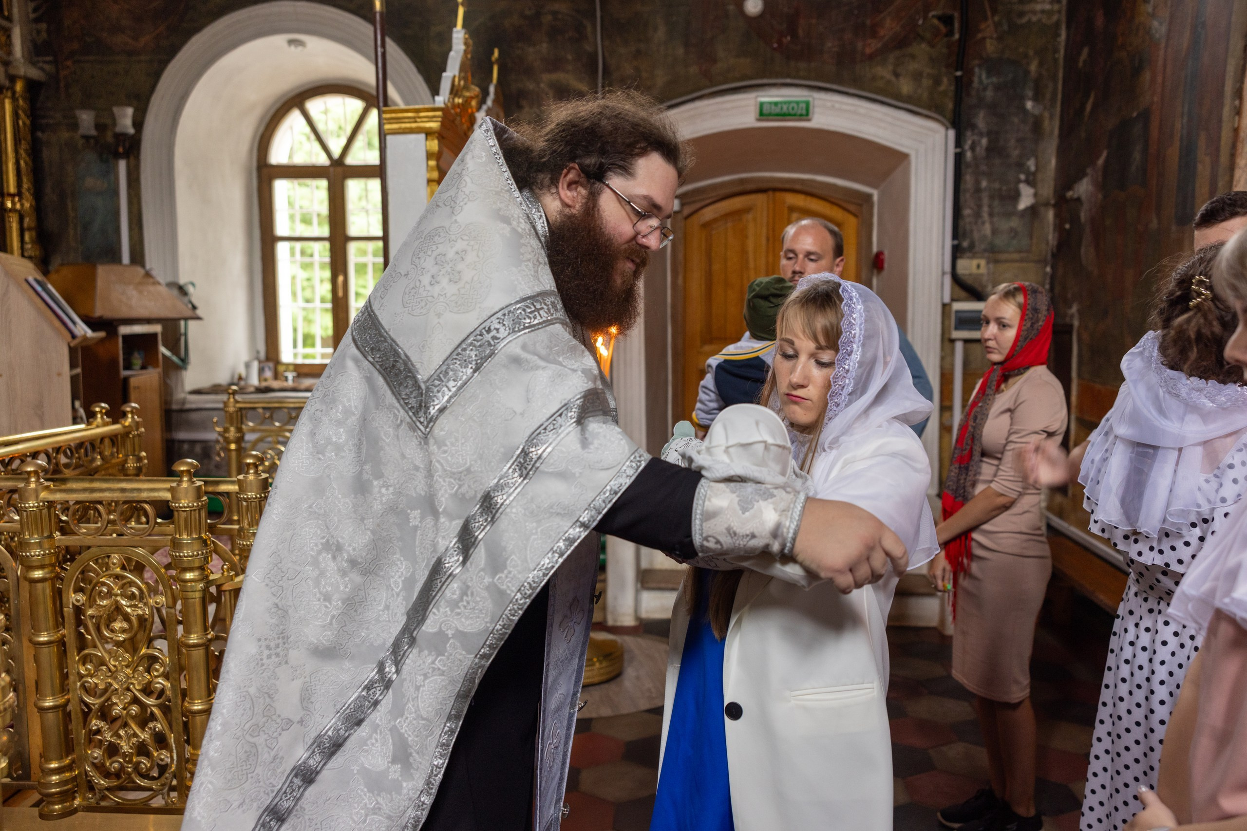 Образец репортажа крещения оригиналы, без искажений, без вспышки, светосильная оптика!. Фотограф в Туле Крупский АнДРей. Фотостудия «КАДР71» в Туле