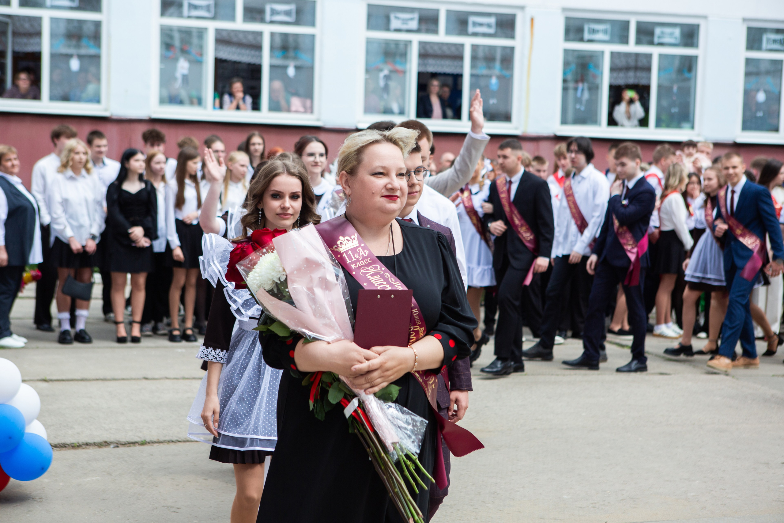 ПОСЛЕДНИЙ ЗВОНОК 2025 9 ШКОЛА. ТВОЙ АЛЬБОМ / ТВОИ ПРАВИЛА