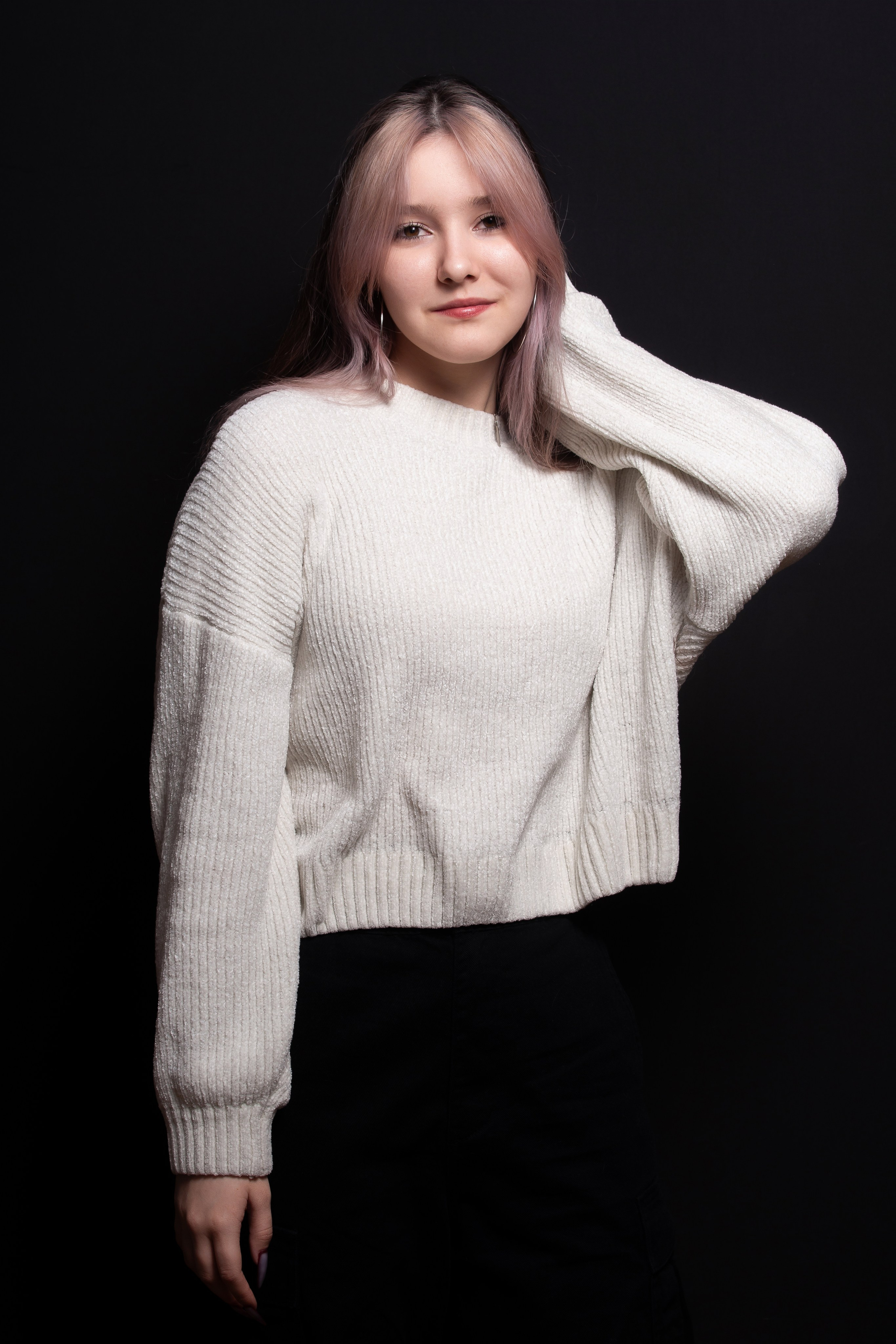 Портретная фотосессия для учеников 9 класса на чёрном фоне | Школьный фотограф Николай Богатырёв | Твой альбом / Твои правила. ТВОЙ АЛЬБОМ / ТВОИ ПРАВИЛА