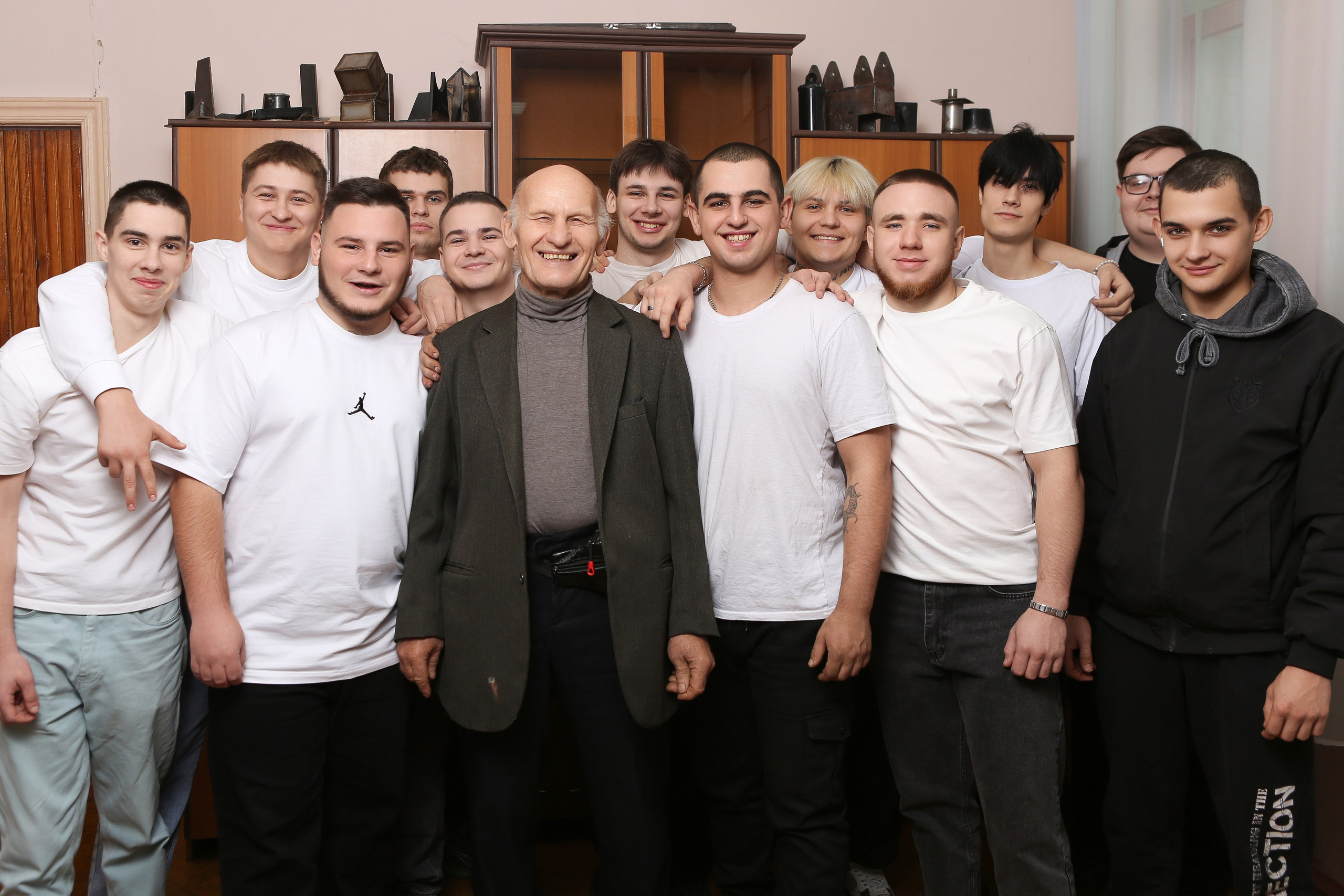 ФОТОСЕССИЯ В КЛАССЕ ДЛЯ ВЫПУСКНИКОВ СВАРОЧНОГО ПРОИЗВОДСТВА. ТВОЙ АЛЬБОМ / ТВОИ ПРАВИЛА