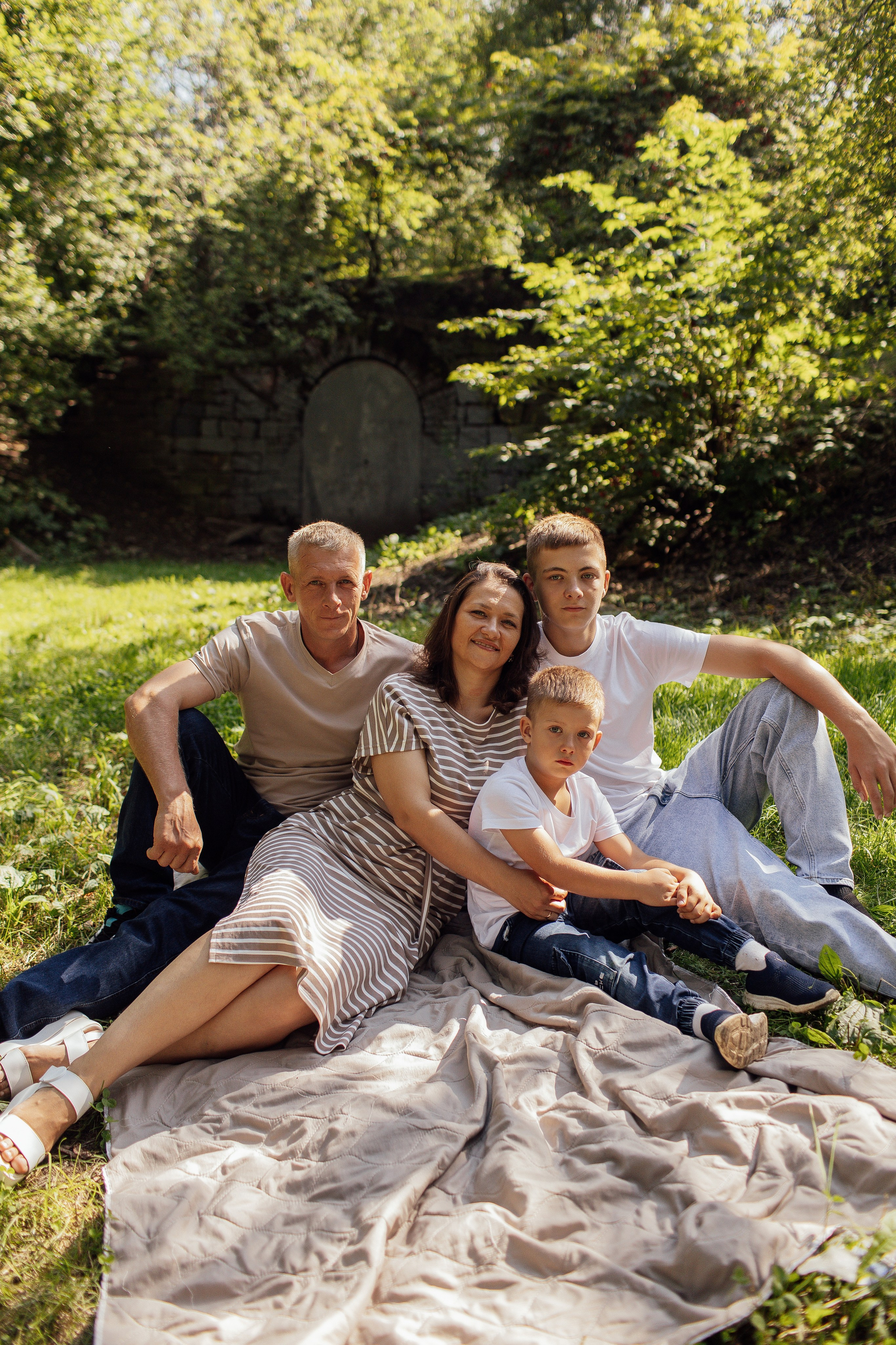 Прогулка в Харитоновском парке. Семейная съемка — это красивый способ признаться своей семье в любви