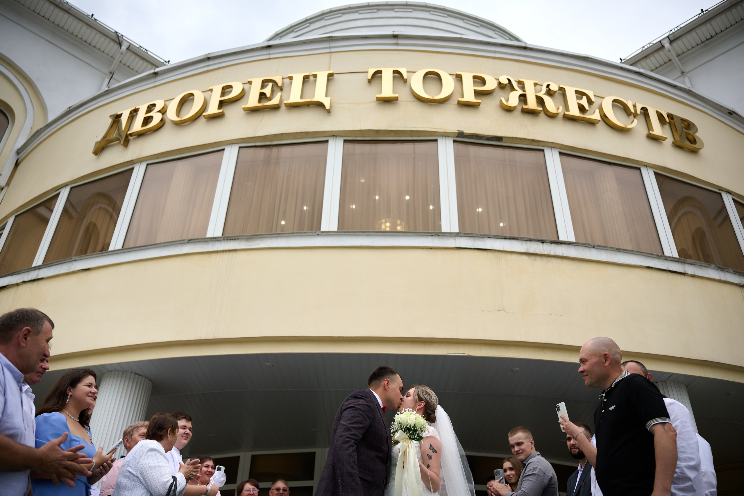 Свадебная фотосессия Ильи и Евгении в Старом Осколе. Профессиональный фотограф Старый Оскол, Губкин — свадьба, венчание, крещение, юбилей и день рождения