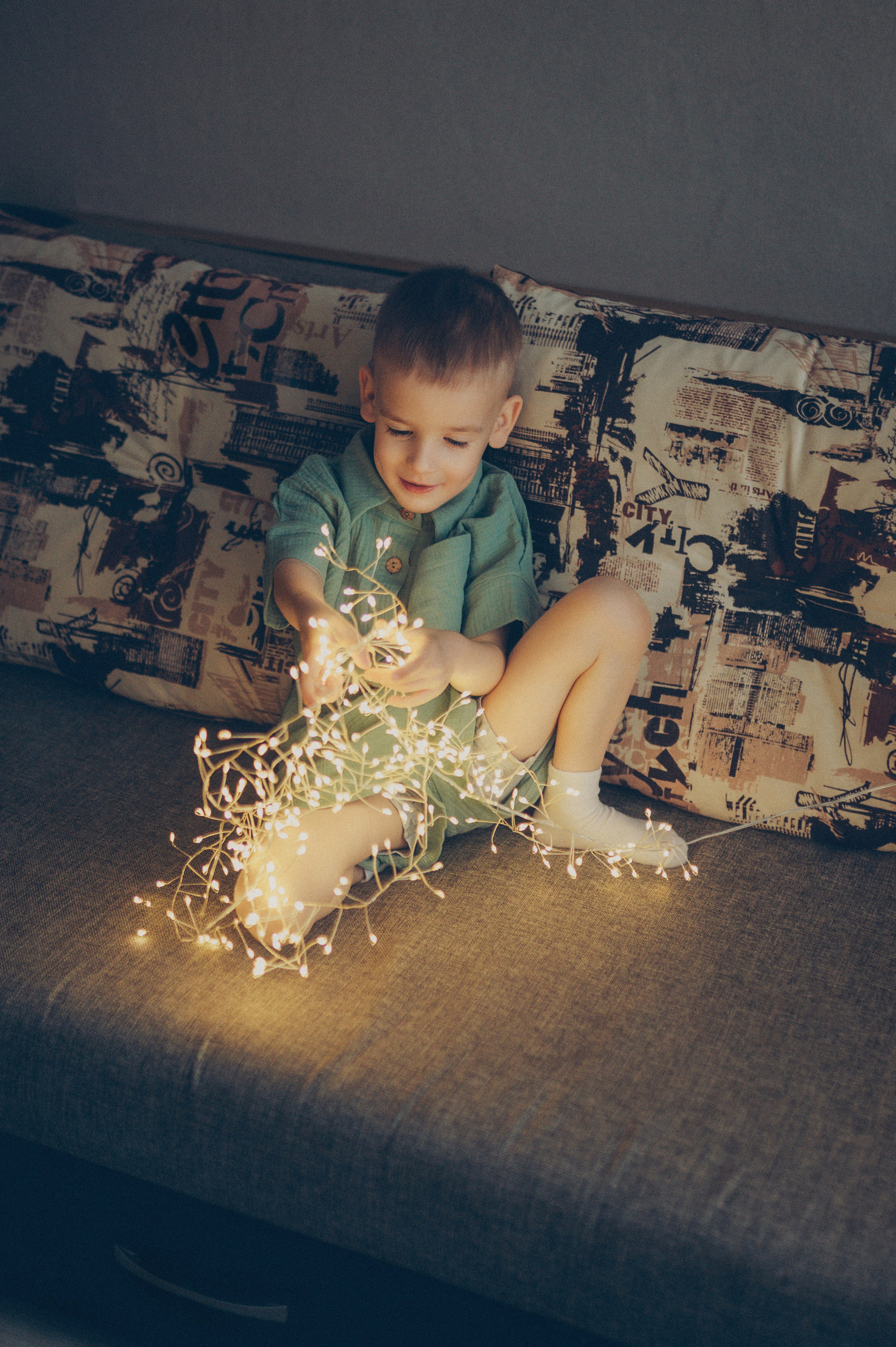 Миша и Тимофей (новогодняя домашняя). Фотограф, г. Лесной Свердловской области