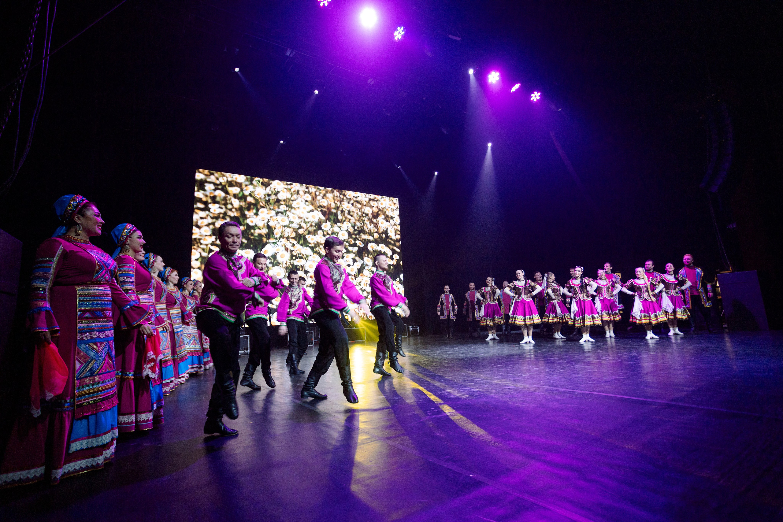 РЕПОРТАЖ: НОВЫЙ ГОД В ДК МЕТАЛЛУРГ. Профессиональный фотограф в Ижевске Леша Петров