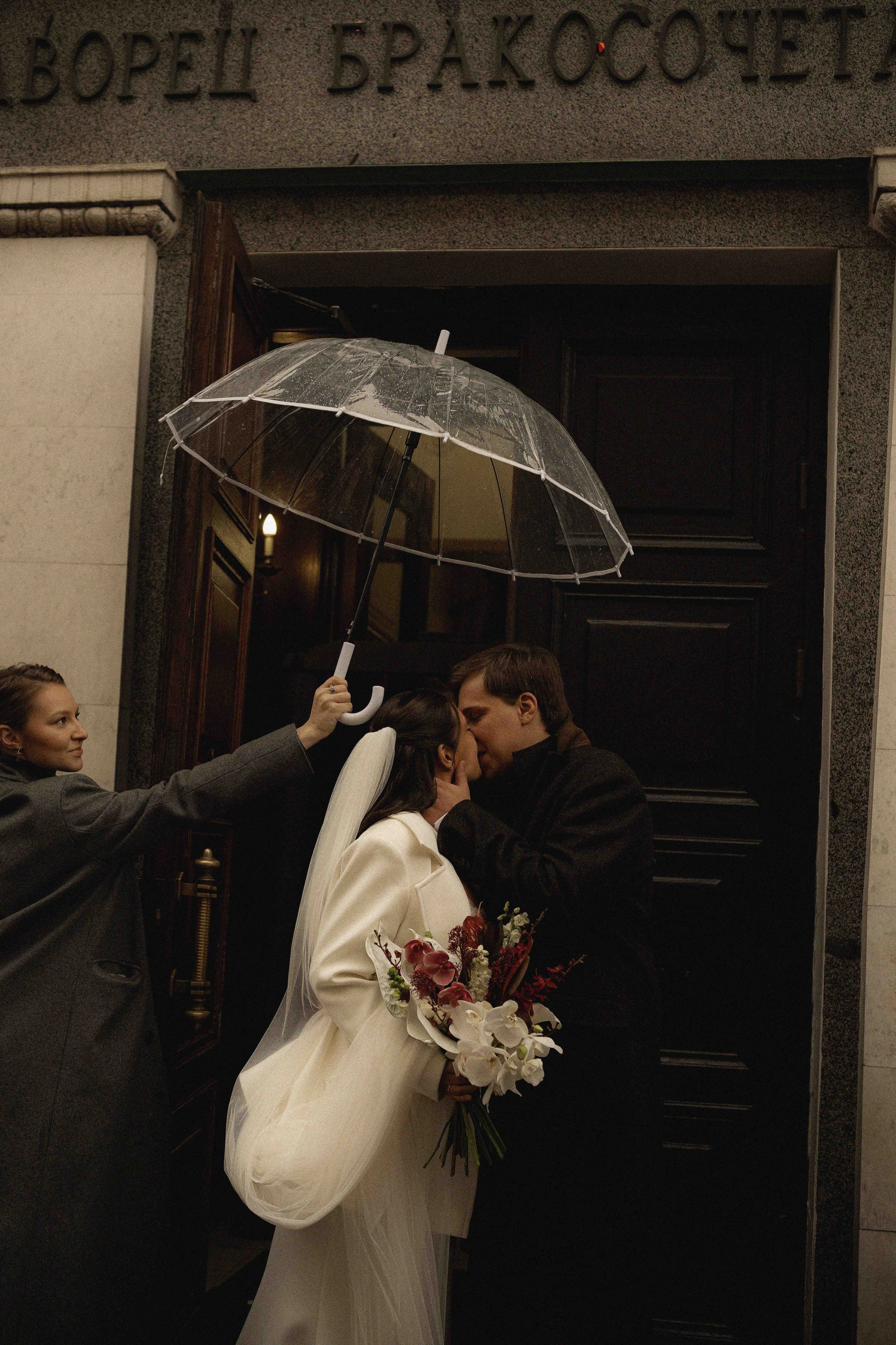 One rainy day in Moscow…. Сентиментальная свадебная фотография