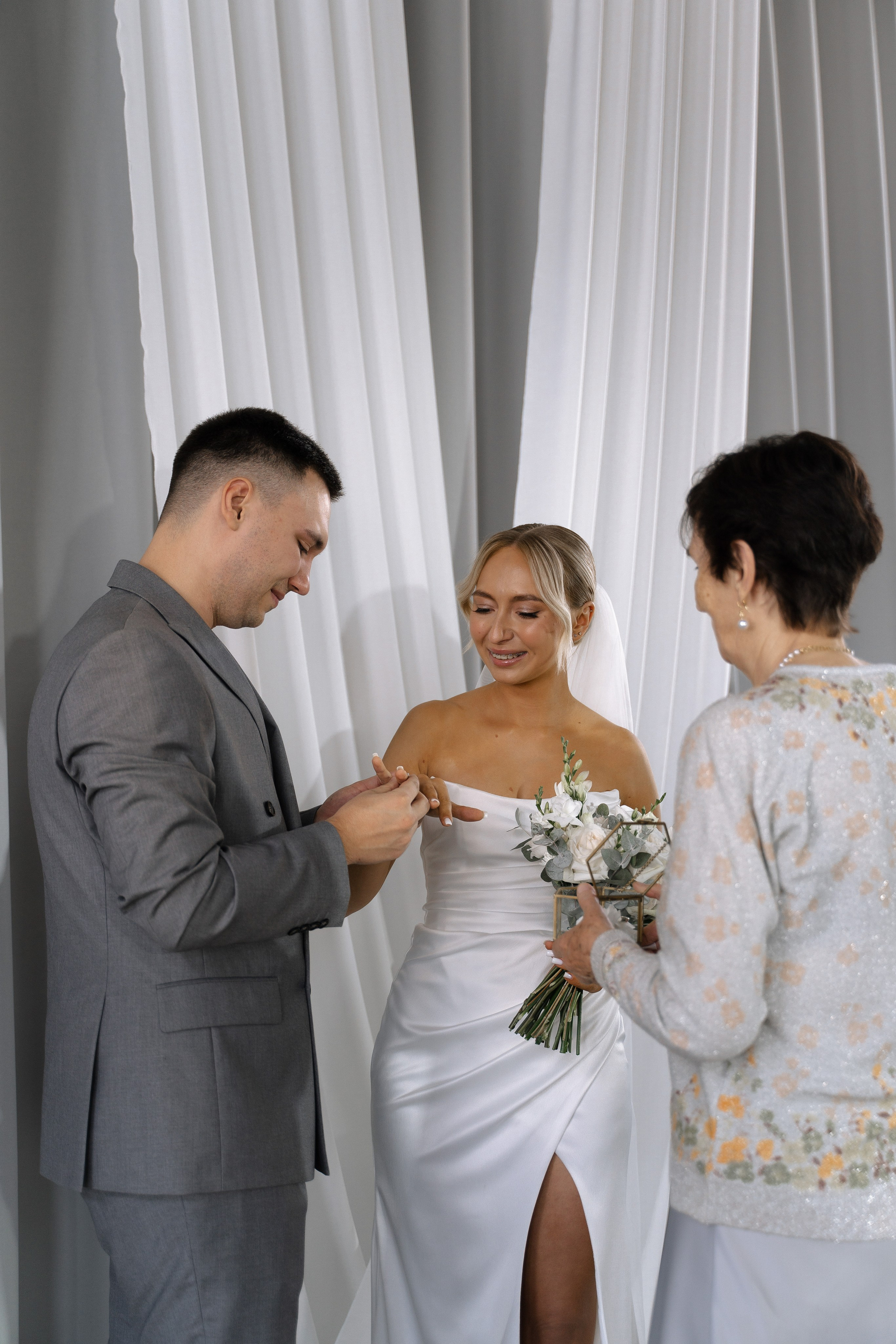 Денис и Виолетта. Свадебный фотограф Анастасия Хабарова в Новоуральске и Екатеринбурге