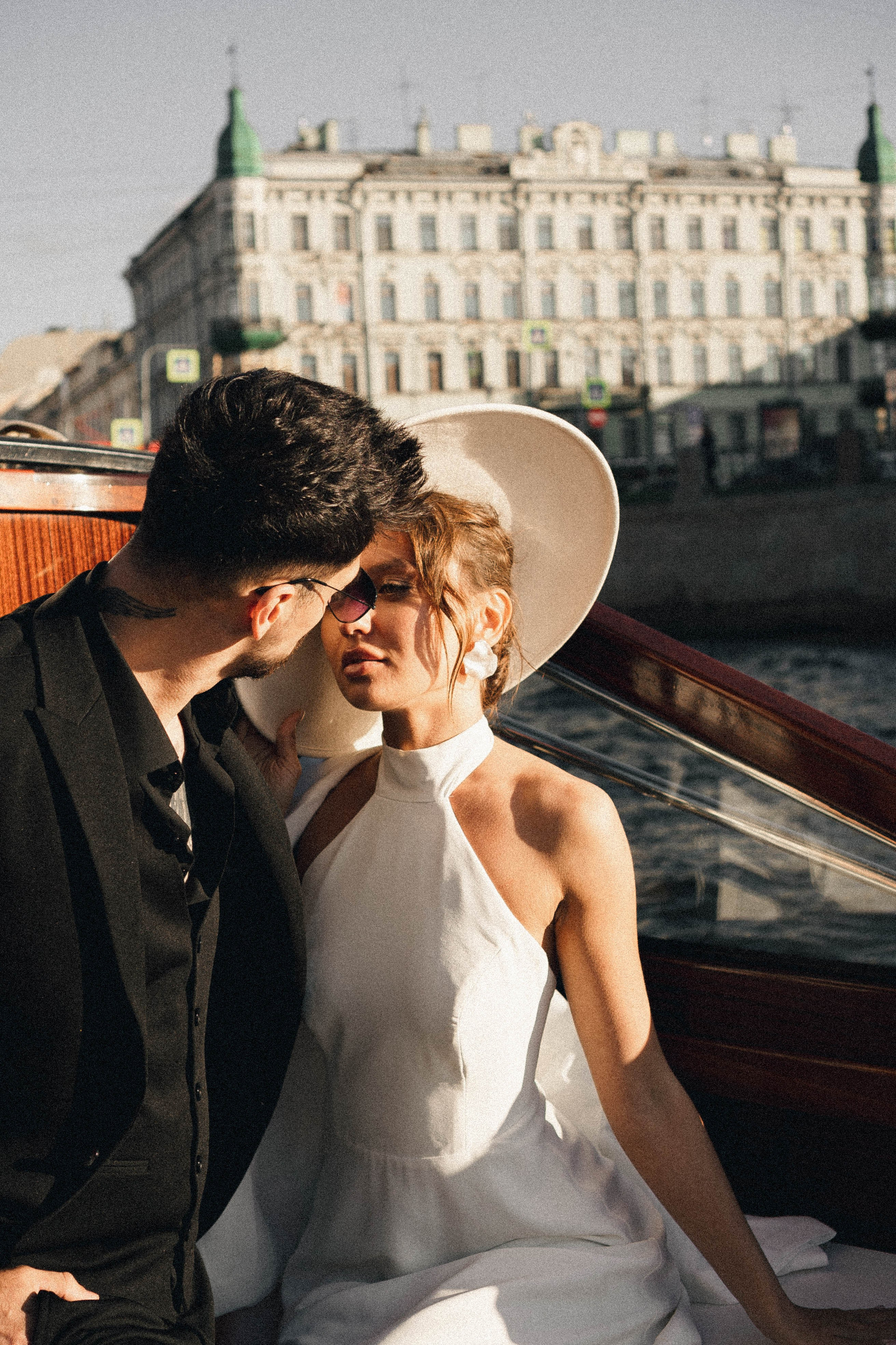 СВАДЕНБНАЯ СЬЕМКА НА КАТЕРЕ ПО КАНАЛАМ САНКТ-ПЕТЕРБУРГА И В АКВАТОРИИ НЕВЫ. Профессиональный фотограф, Санкт-Петербург — Виктория Богомолова