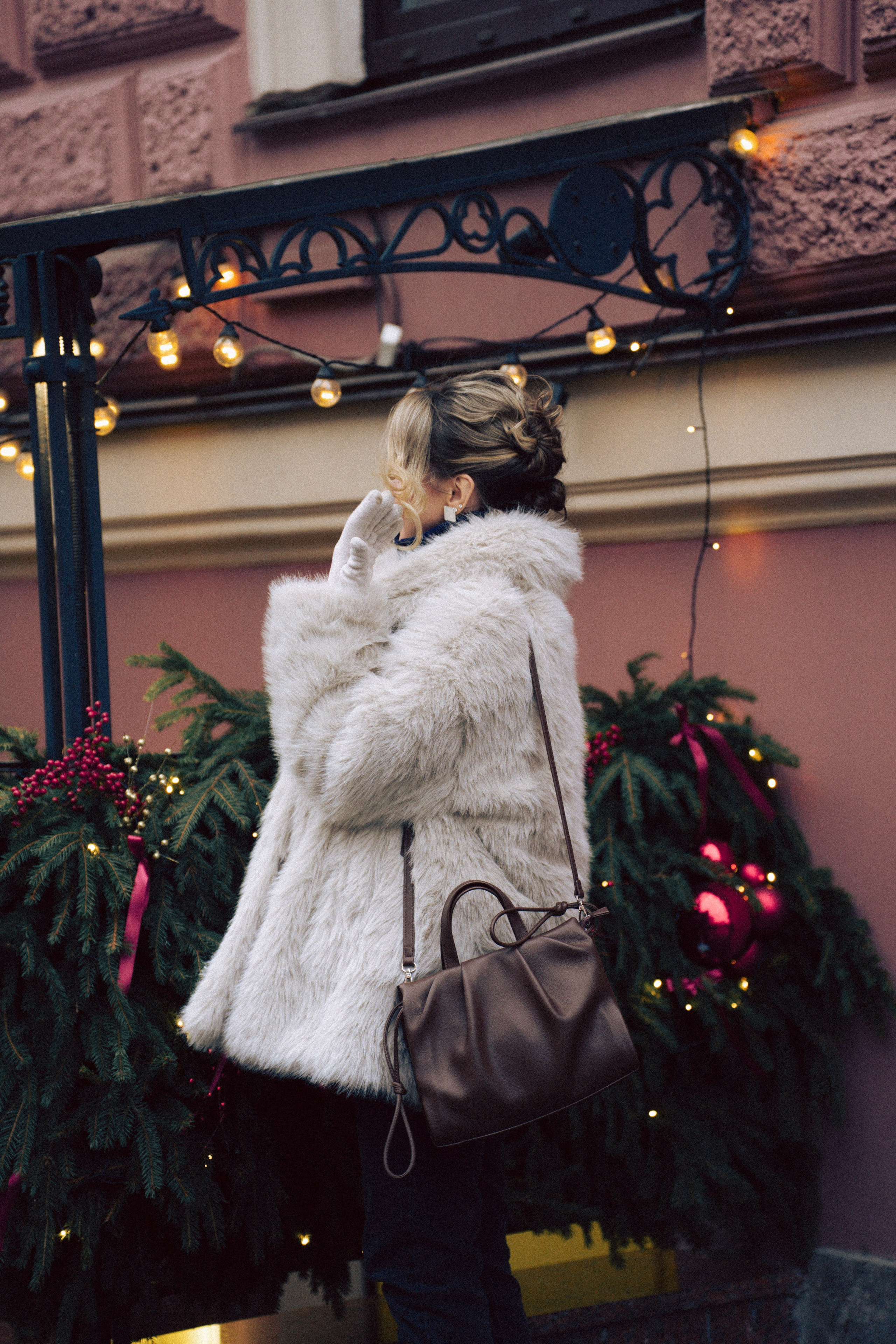 НОВОГОДНЯЯ ФОТОСЕСИИЯ В СТУДИИ ДЛЯ ДЕВУШКИ И ПРОГУЛКА ПО ЧЕРНЫШЕВСКОЙ. Профессиональный фотограф, Санкт-Петербург — Виктория Богомолова