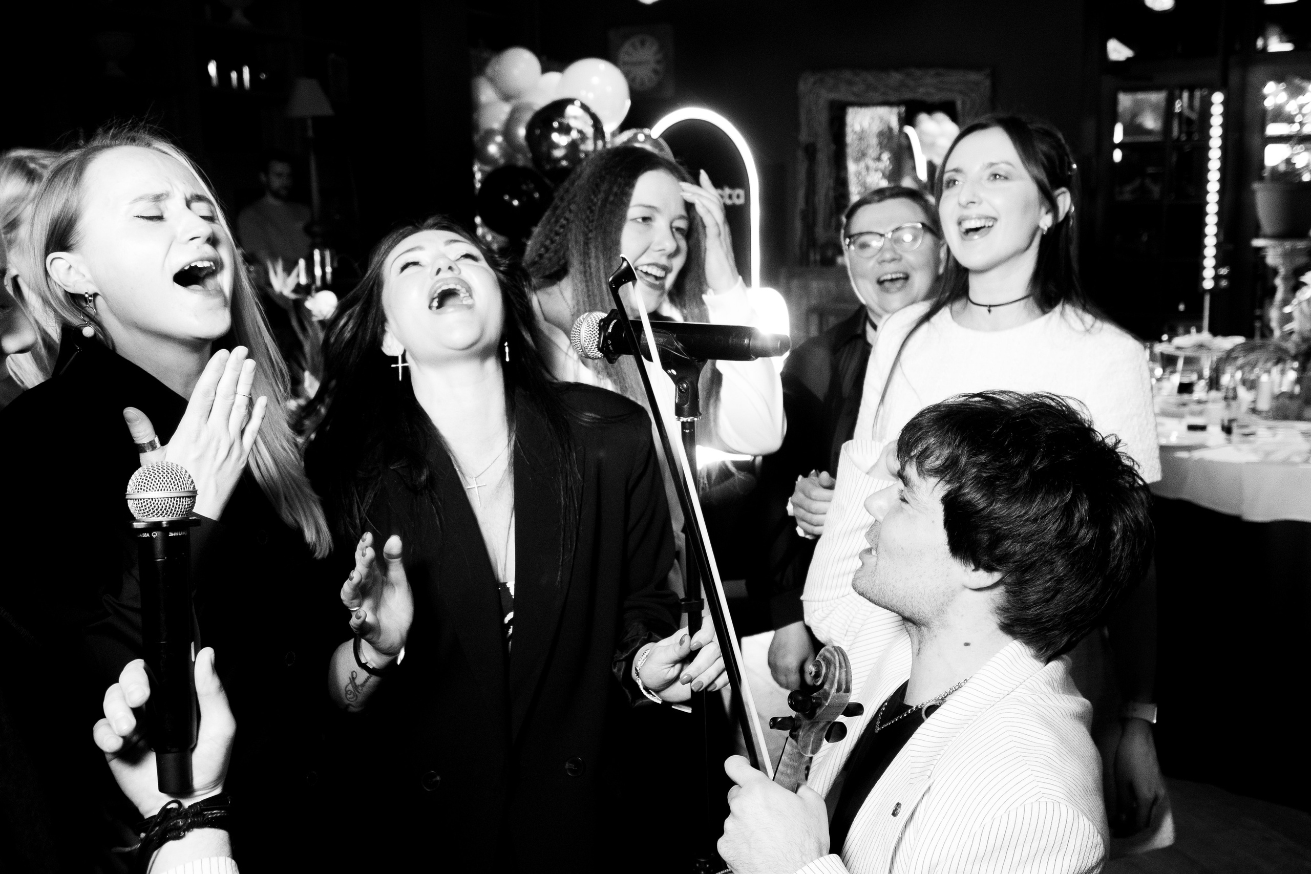 Корпоратив в Сириусу (Адлер) 10 лет компании. Свадебный фотограф Денис Ожигин в Краснодаре и крае. Эмоциональная и стильная съемка вашего дня