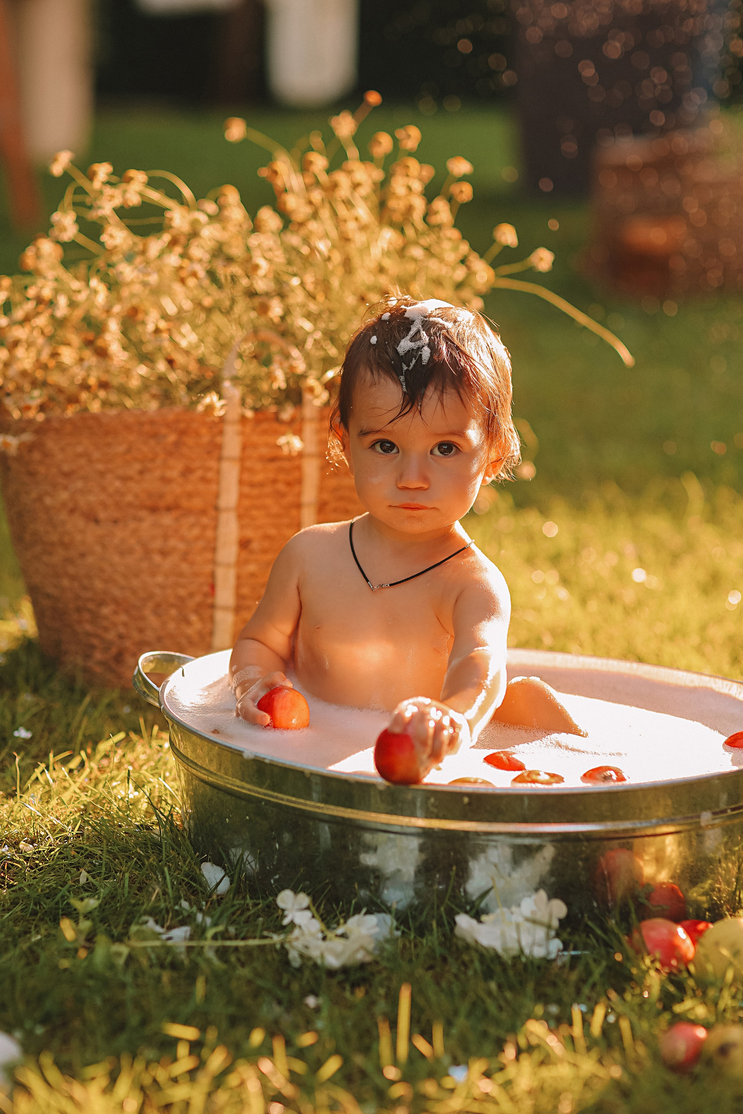 Стирка у дома. Семейный фотограф Тюмень, фотограф на роды Салмина Мария