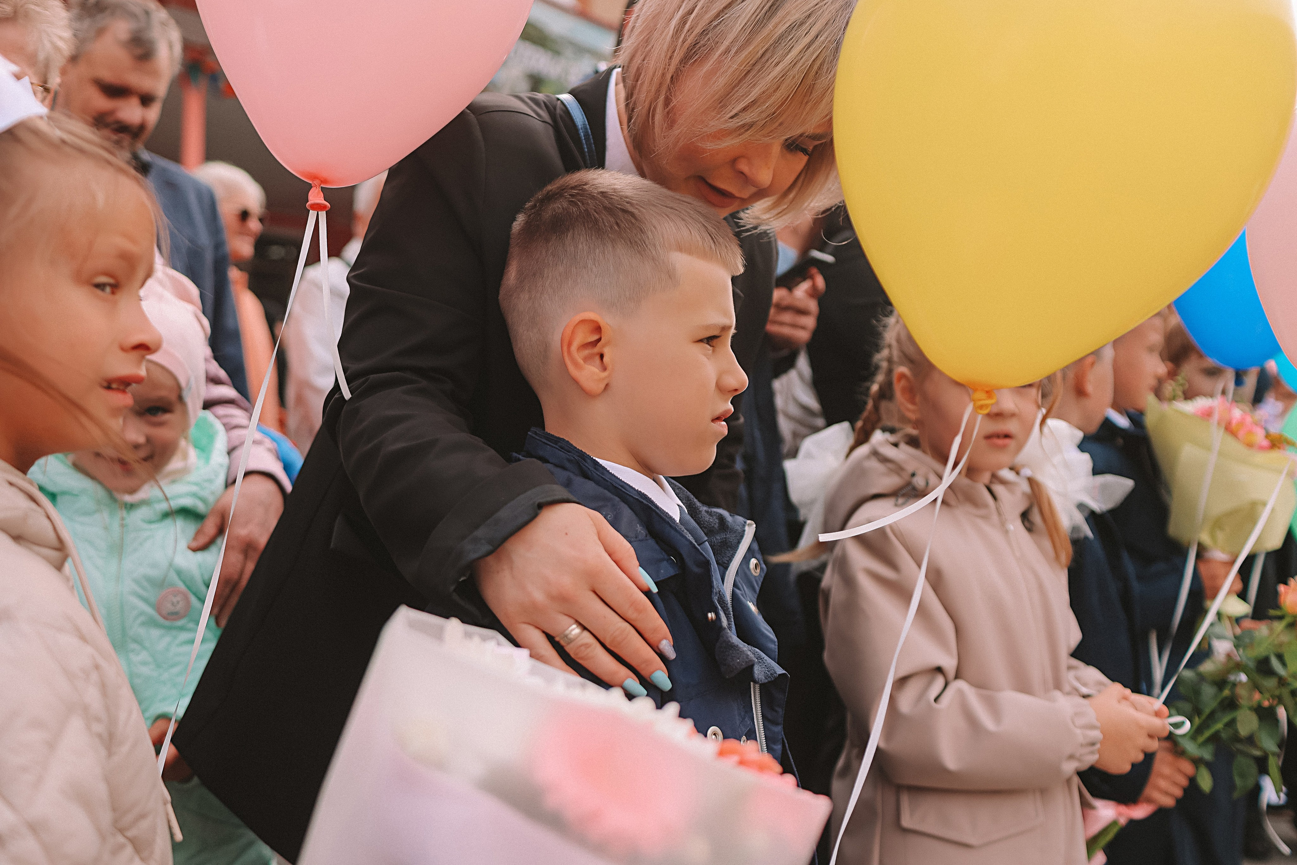1 сентября линейка+кл час+портреты. Семейный фотограф Тюмень, фотограф на роды Салмина Мария