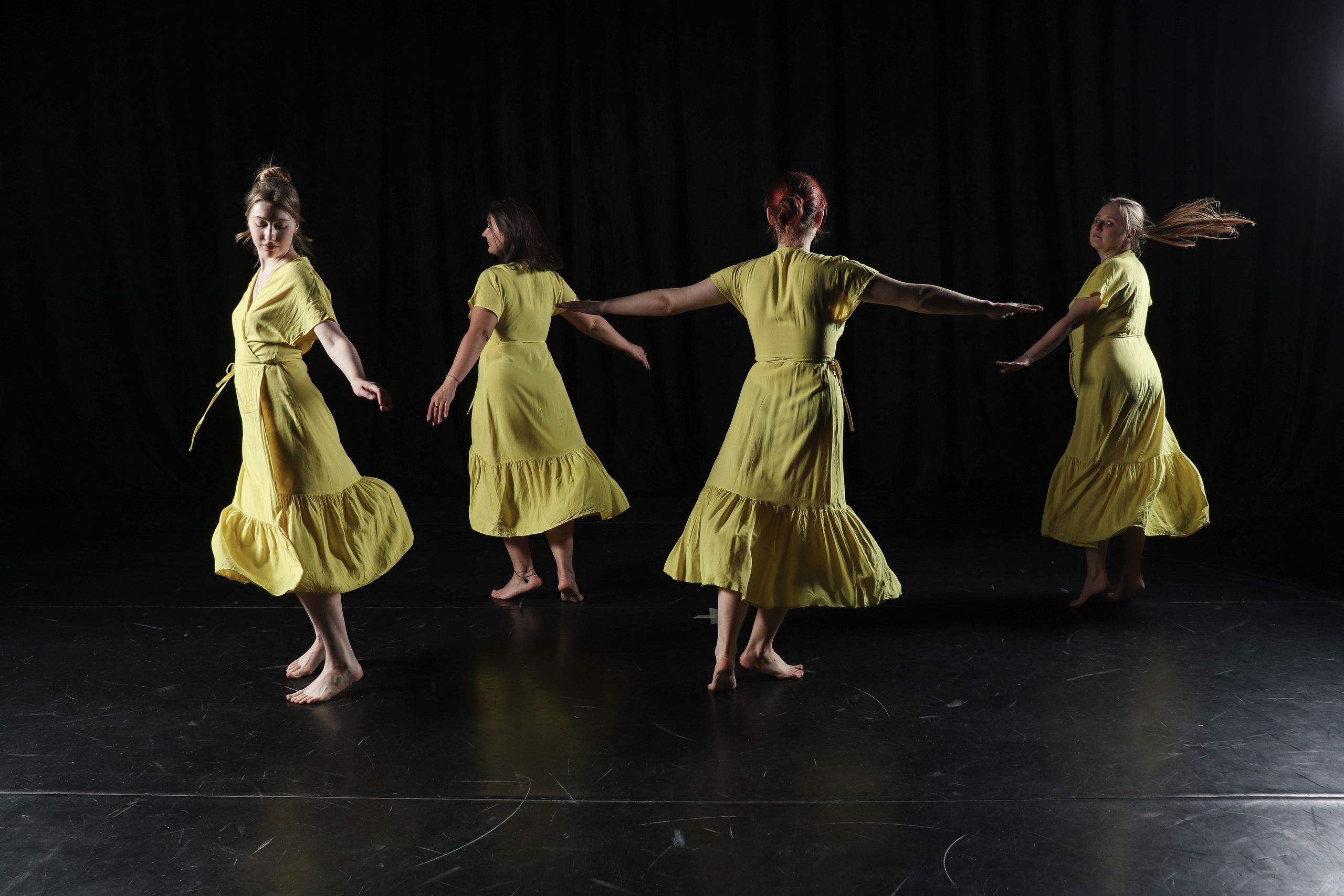 Театр танцевальной группы. Ивентный фотограф в Санкт-Петербурге Олег Комков