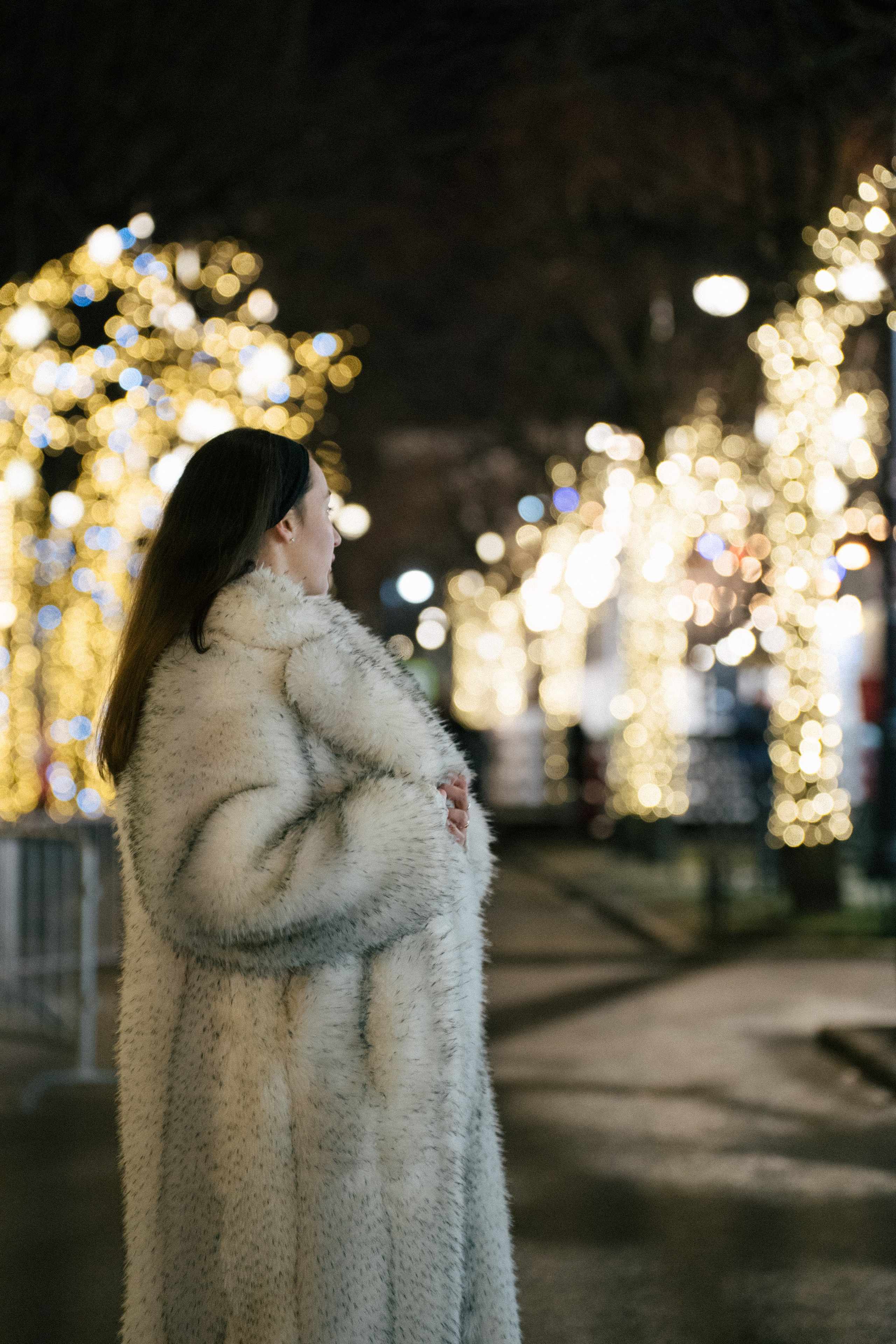 ПРОГУЛКА НА МАНЕЖНОЙ ПЛОЩАДИ ДЛЯ ДЕВУШКИ ПЕРЕД НОВЫМ ГОДОМ (НОВОГОДНЯЯ ФОТОСЕССИИЯ НА МАНЕЖНОЙ ПЛОЩАДИ). Профессиональный фотограф, Санкт-Петербург — Виктория Богомолова
