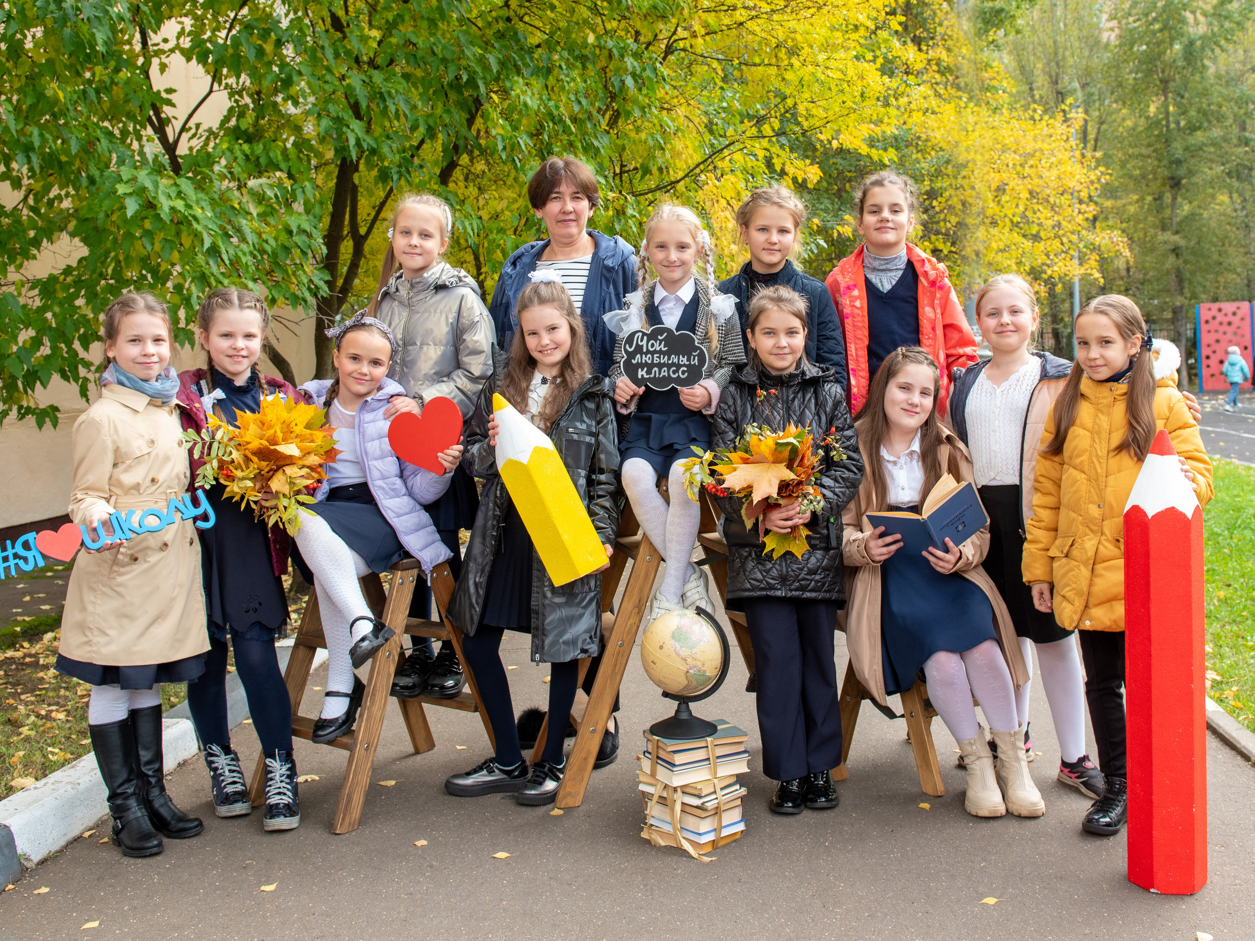 Фотосессия на школьном дворе. Семейный и детский фотограф в Москве Роксана Давлятерова