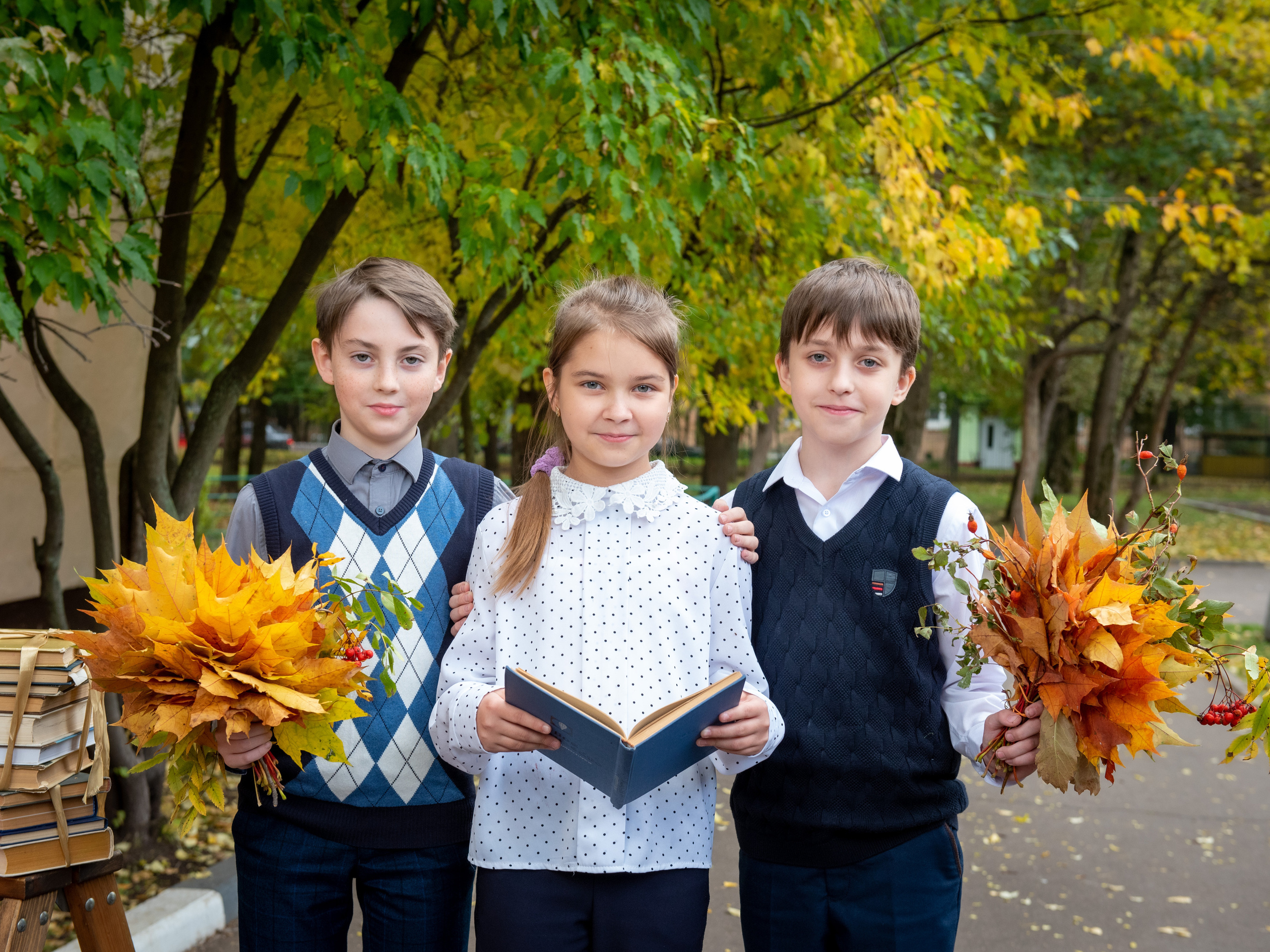Фотосессия на школьном дворе. Семейный и детский фотограф в Москве Роксана Давлятерова