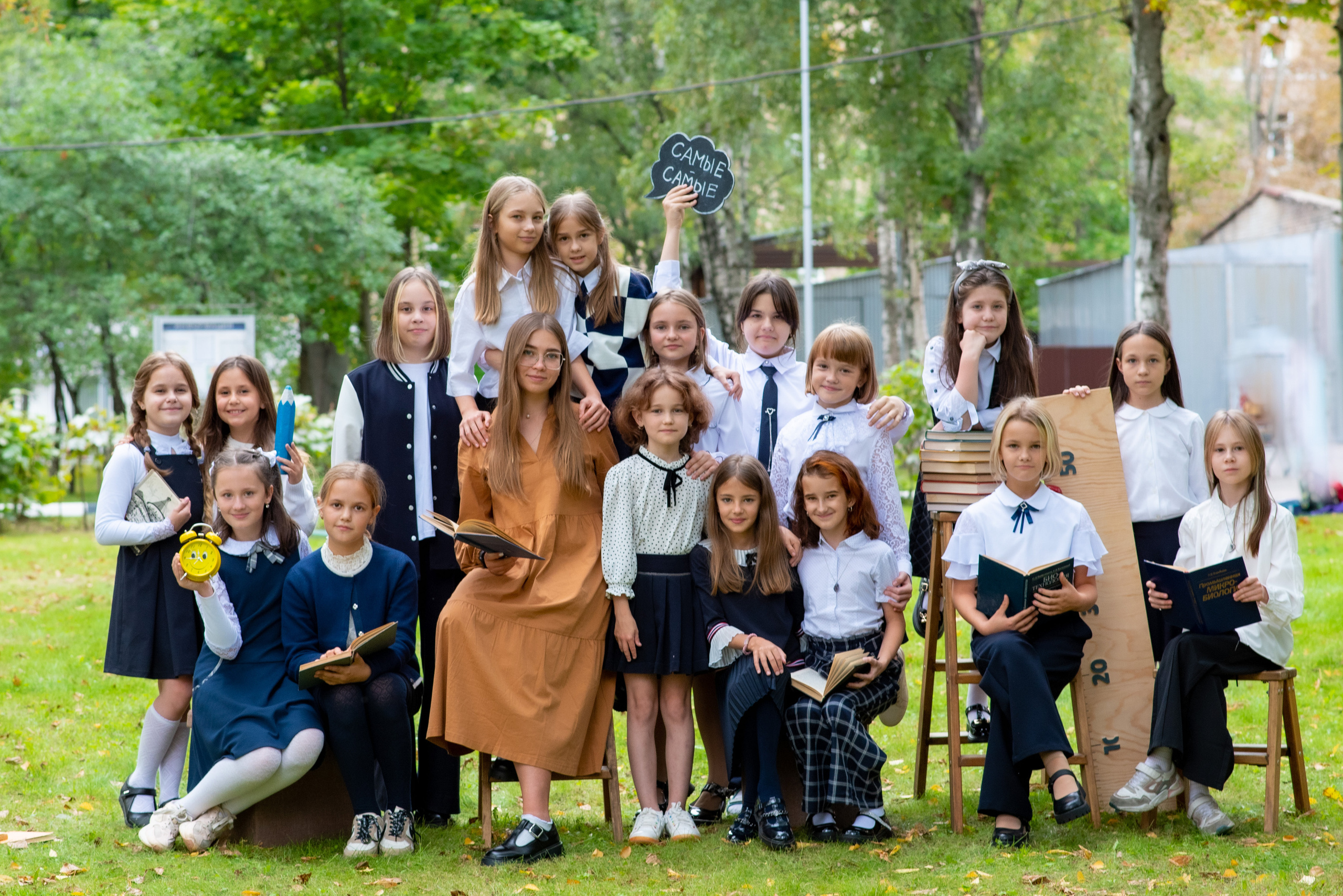 Фотосессия на школьном дворе. Семейный и детский фотограф в Москве Роксана Давлятерова