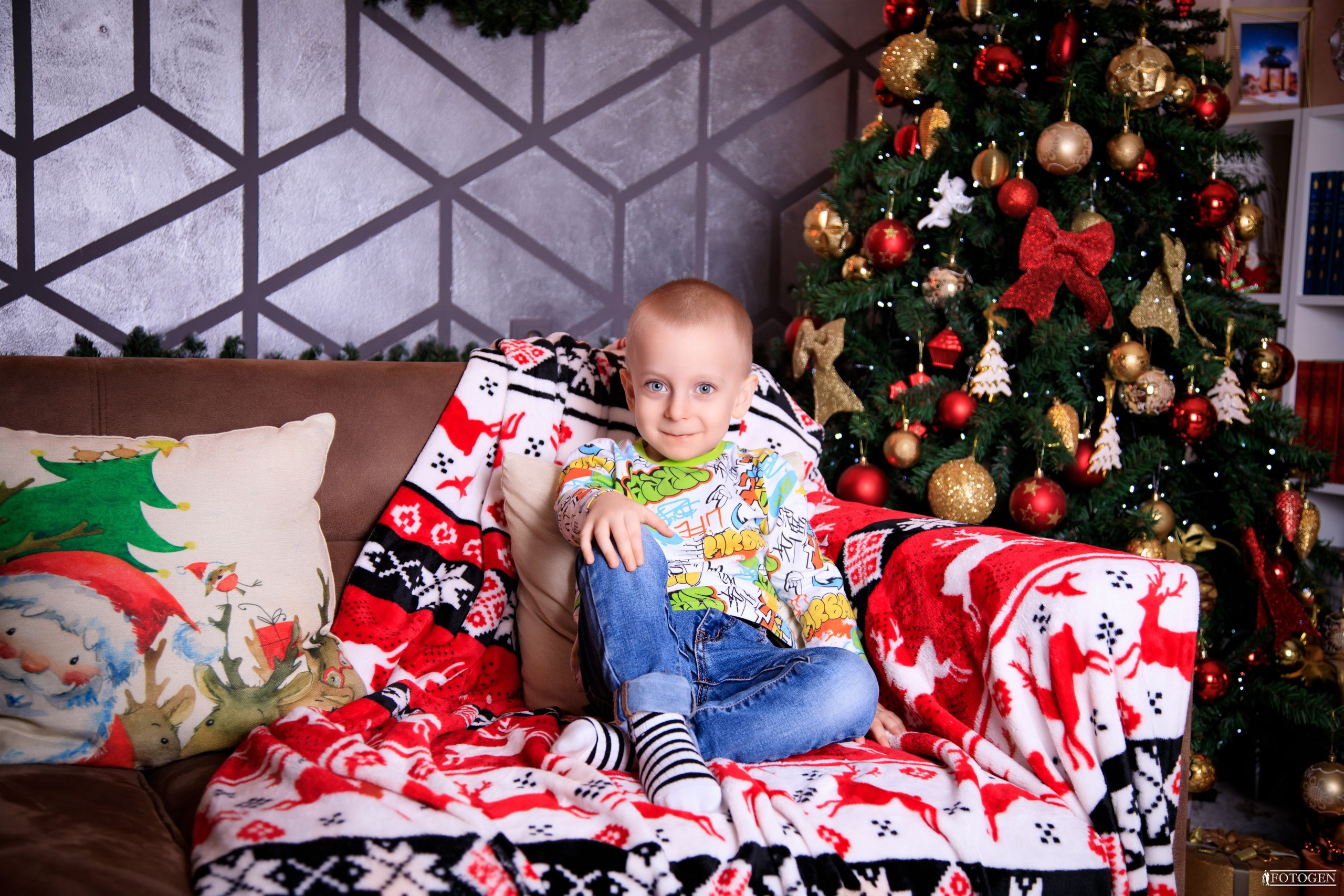 Фотосессия Мальчиков до 3 лет в Студии — Fotogen. Интерьерная фотостудия FOTOGEN г. Краснодар