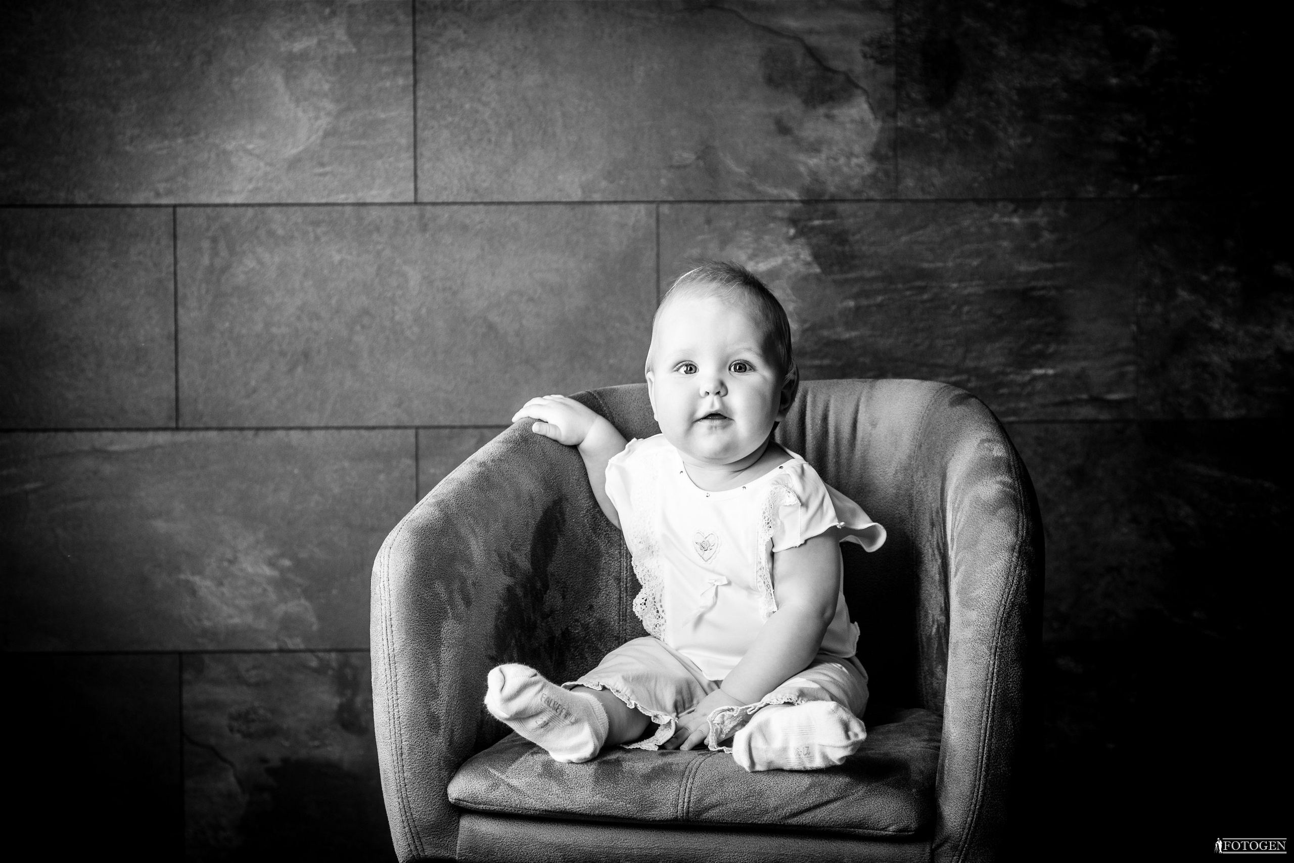 Семейная фотосессия: мама, папа и малыш | Портфолио Fotogen. Интерьерная фотостудия FOTOGEN г. Краснодар