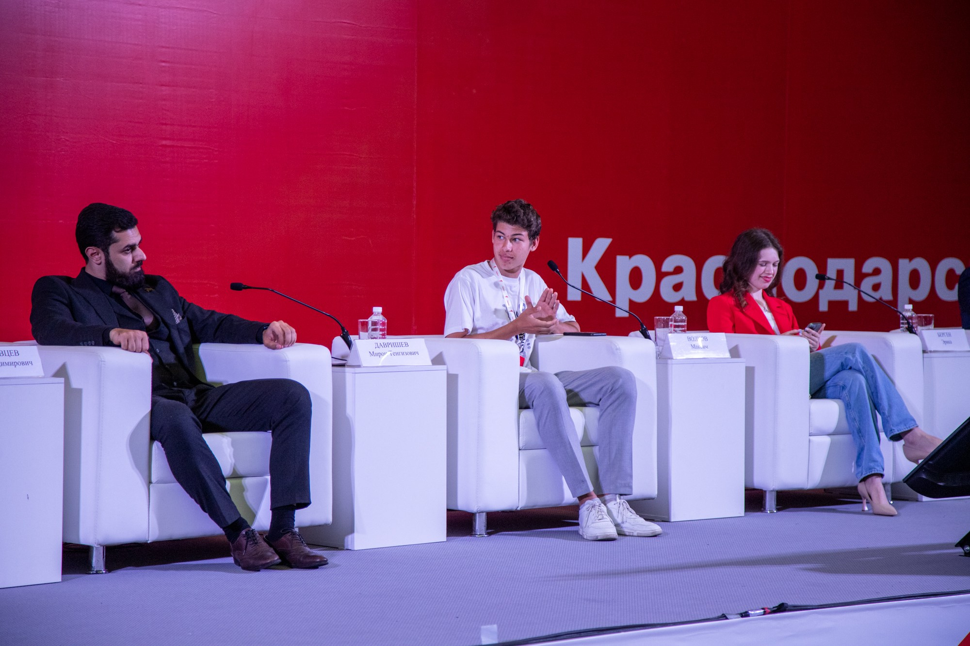 Первый фестиваль Движения Первых в Краснодаре. Репортажный, промышленный и маркетплейс-фотограф Дмитрий Чернат