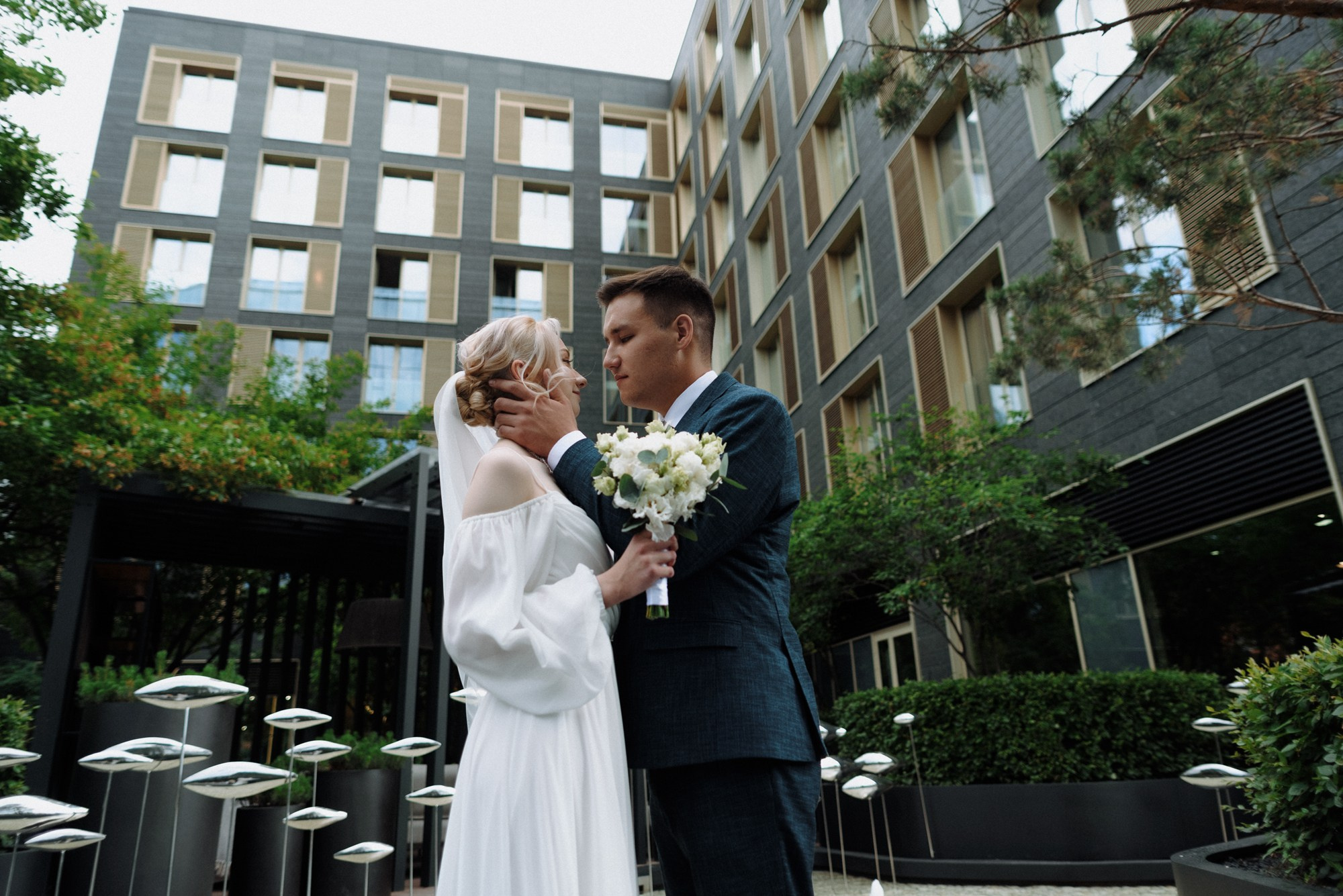 Свадебный фотограф в Тюмени — Фотосессия Тимура и Лизы в городском стиле. Портретный фотограф Тюмень Дарья Мустафина