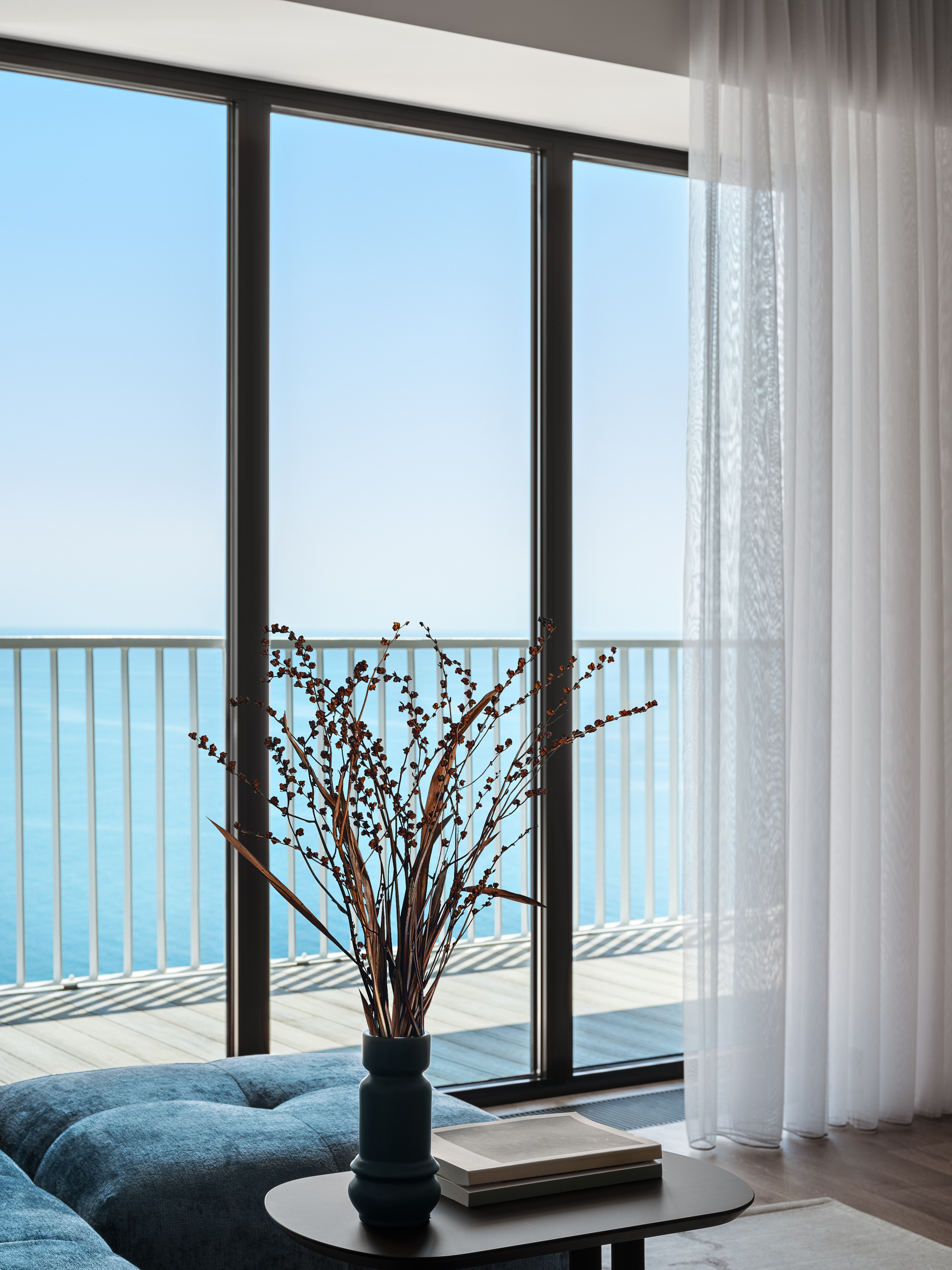 Интерьеры реализованных проектов, запечатлённые интерьерным фотографом Сергеем Денисенко