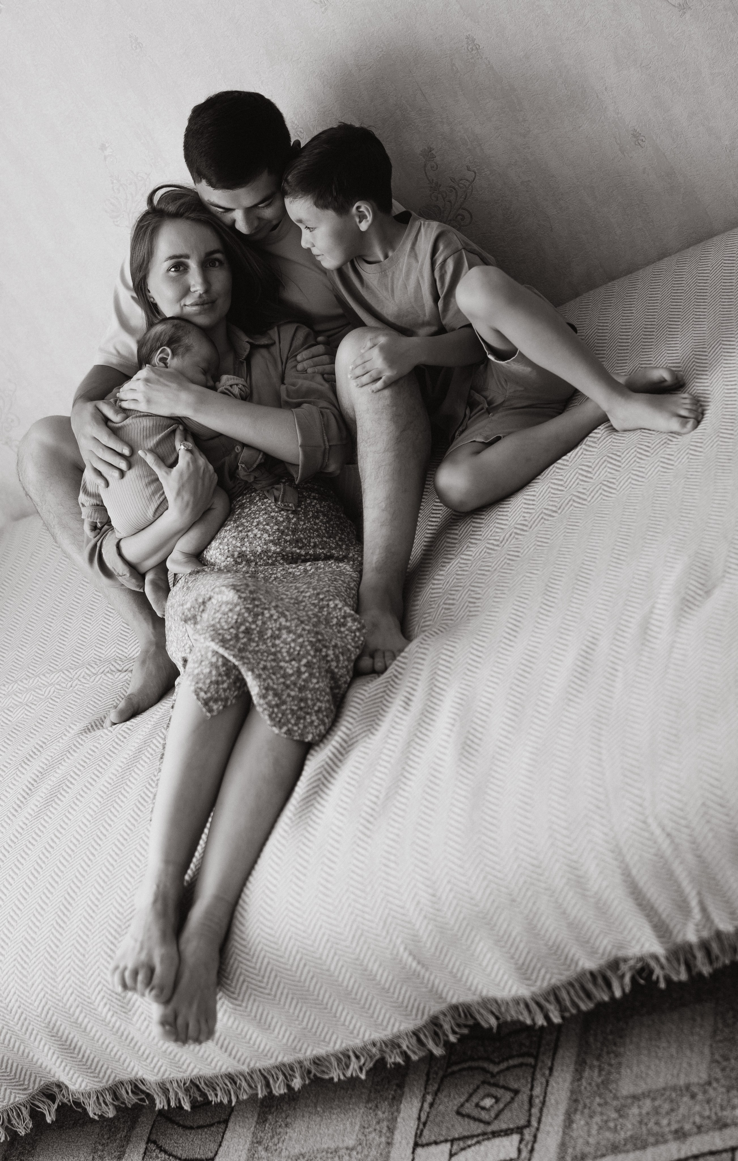 Домашняя фотосессия вчетвером. Семейный, ньюборн фотограф, фотограф на роды в Москве, Виктория Тюльдюкова