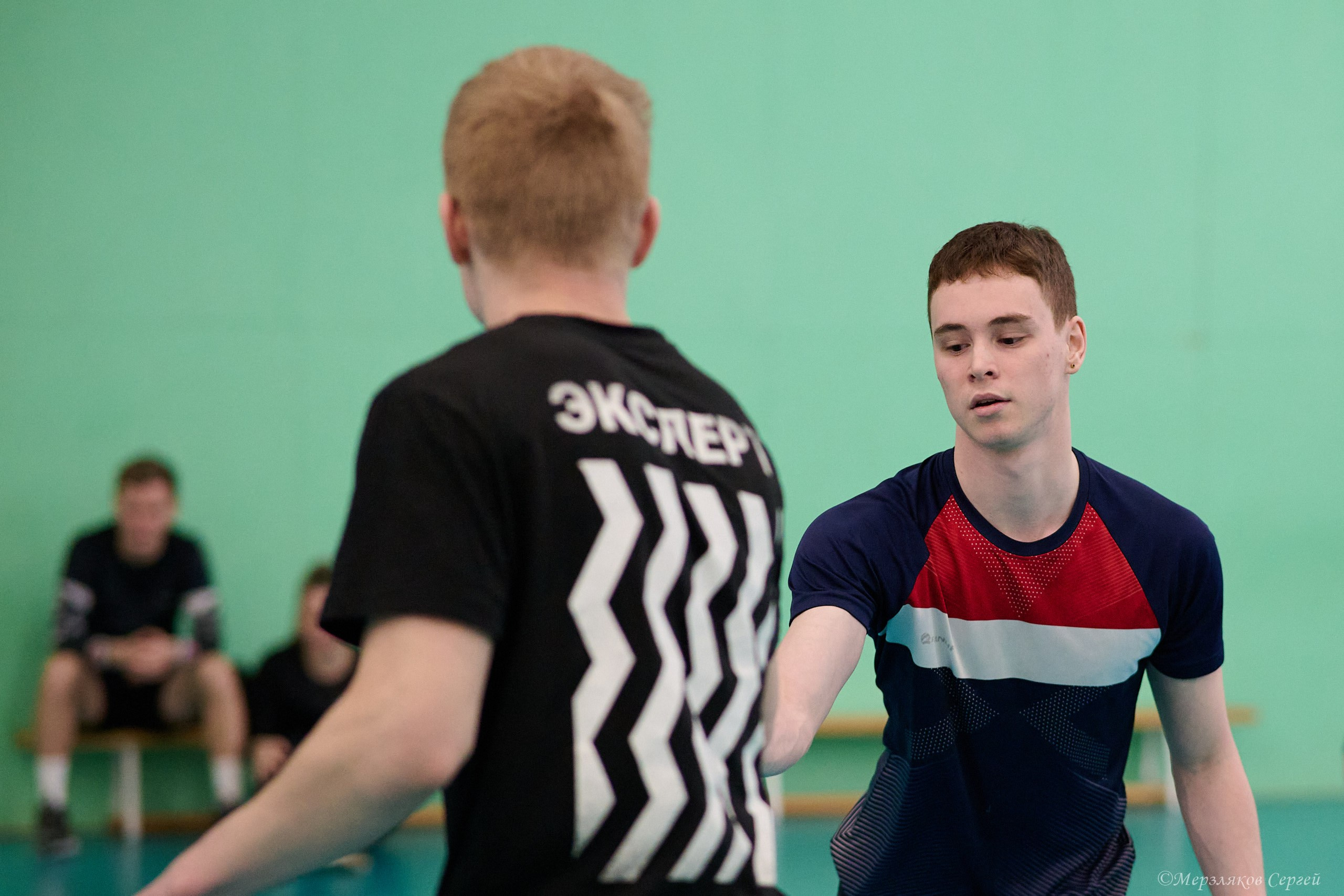 Новогодний волейбольный турнир. Ижевск. 16.12.23. Спортивный репортажный фотограф в Ижевске Сергей Мерзляков