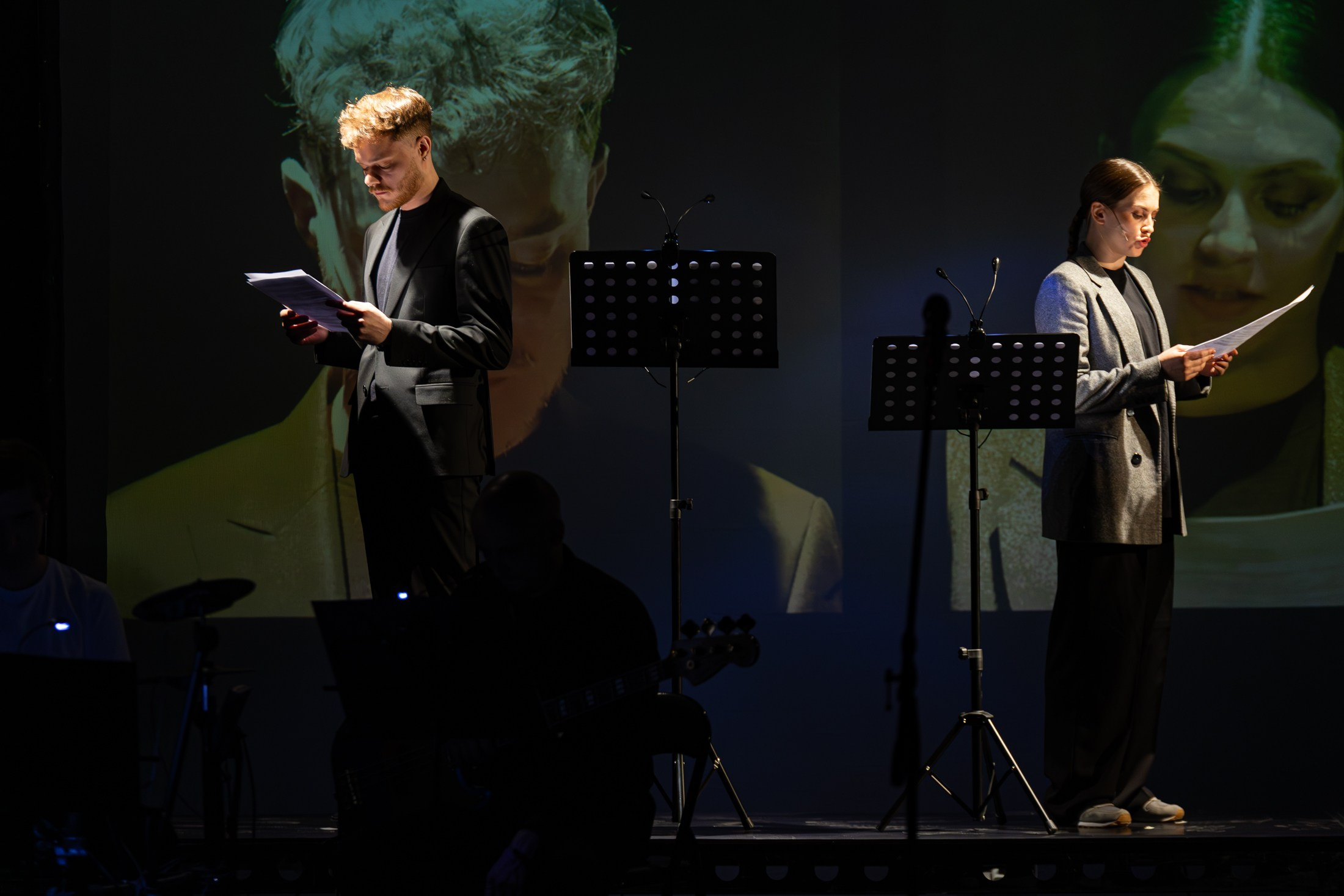 Театр Старый дом «И снова май». Фотограф Александр Поздняков  Новосибирск