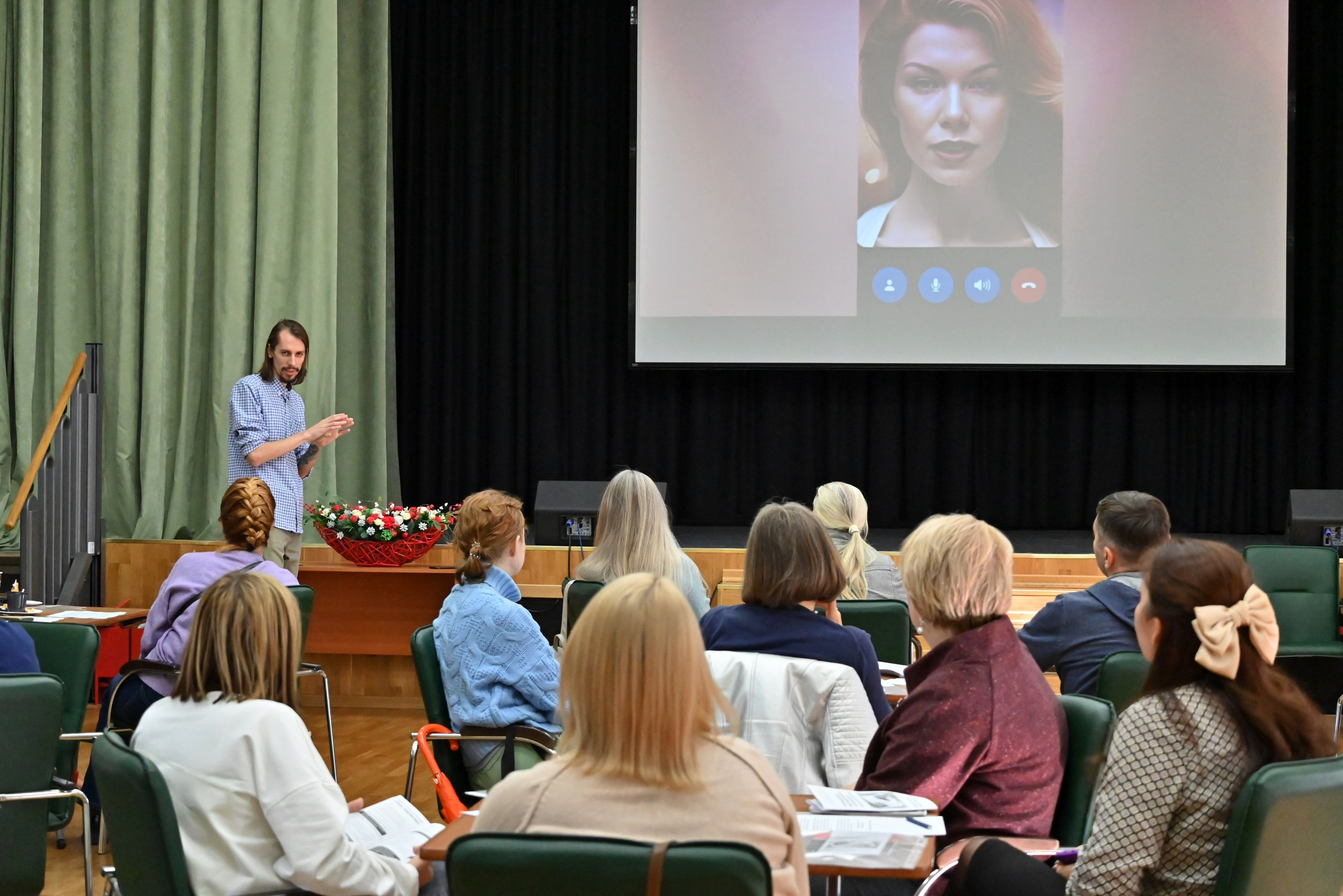 Круглый стол ГМП Сила творчества 18.10.2023. Профессиональный фотограф в Москве Алёна Котова