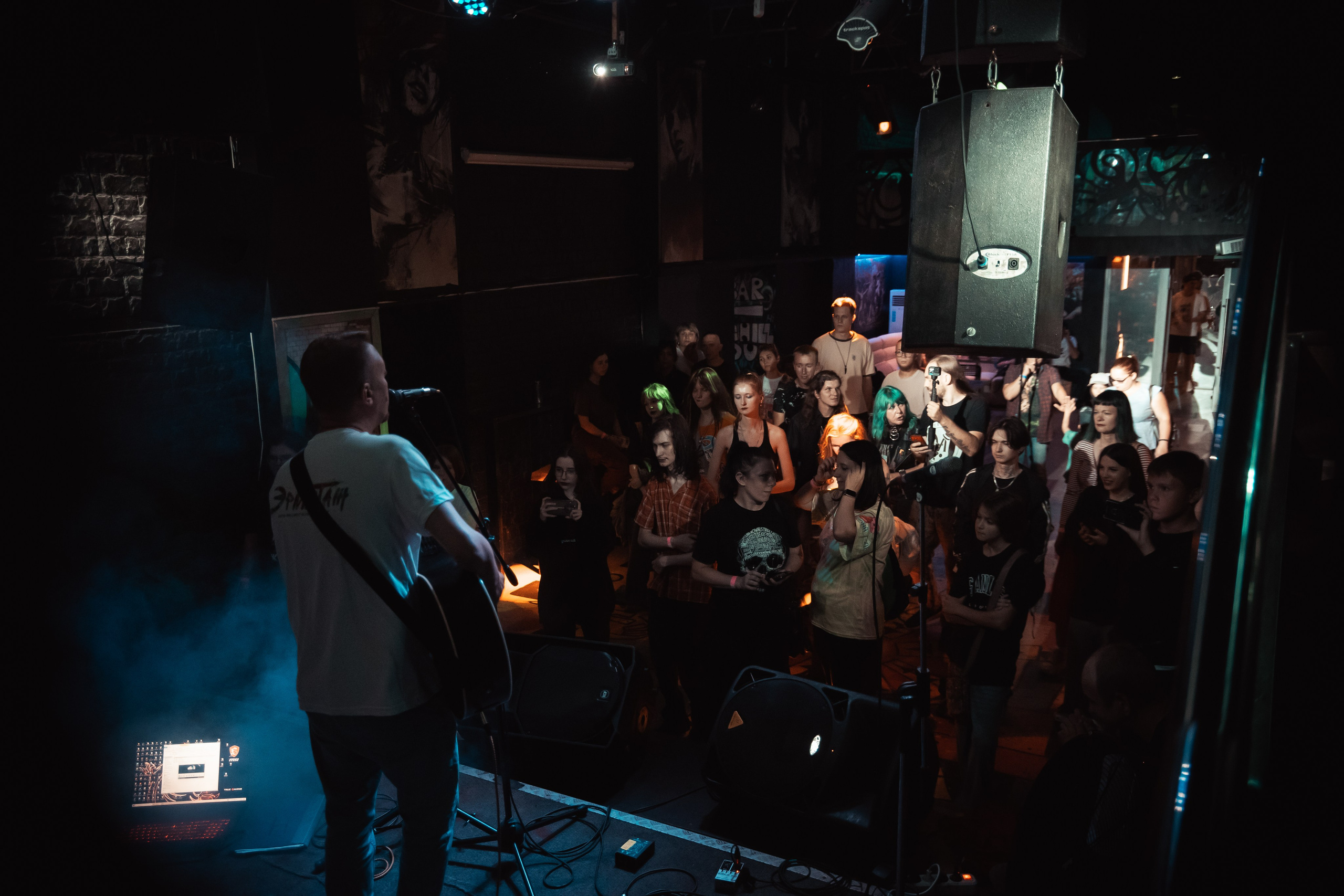 Александр Князев, Концерт памяти В.Цоя, 16.08.2025, Эрмитаж. Фотограф Регина Крикунова г. Красноярск